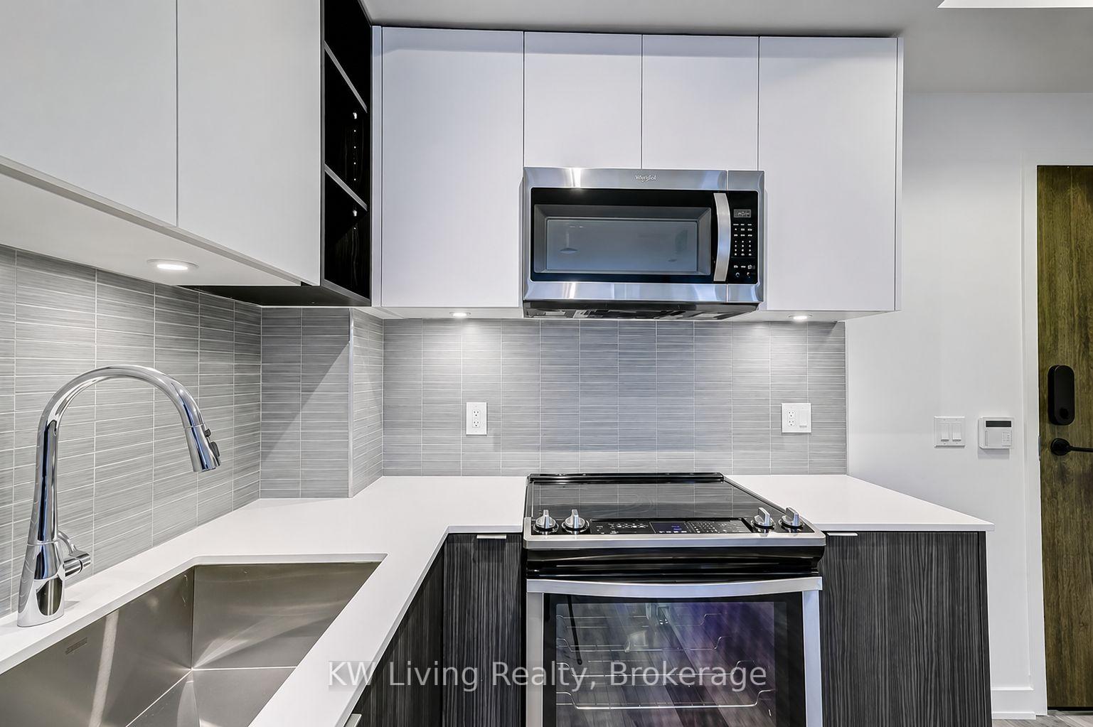 Photo 4 of Unit 307, 100 Eagle Rock Way, Vaughan, Rural Vaughan — HOMEH