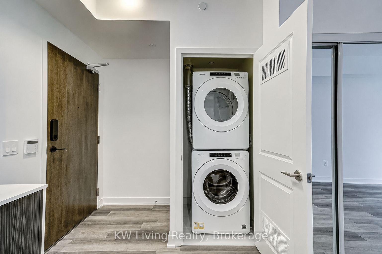 Photo 8 of Unit 307, 100 Eagle Rock Way, Vaughan, Rural Vaughan — HOMEH