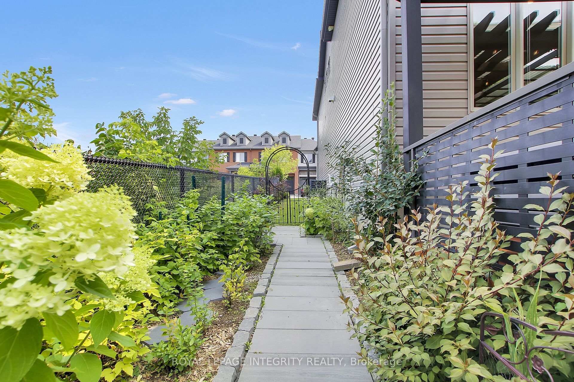 Photo 43 of 767 Dearborn Private, Ottawa, Blossom Park/Kemp Park/Findlay Creek — HOMEH