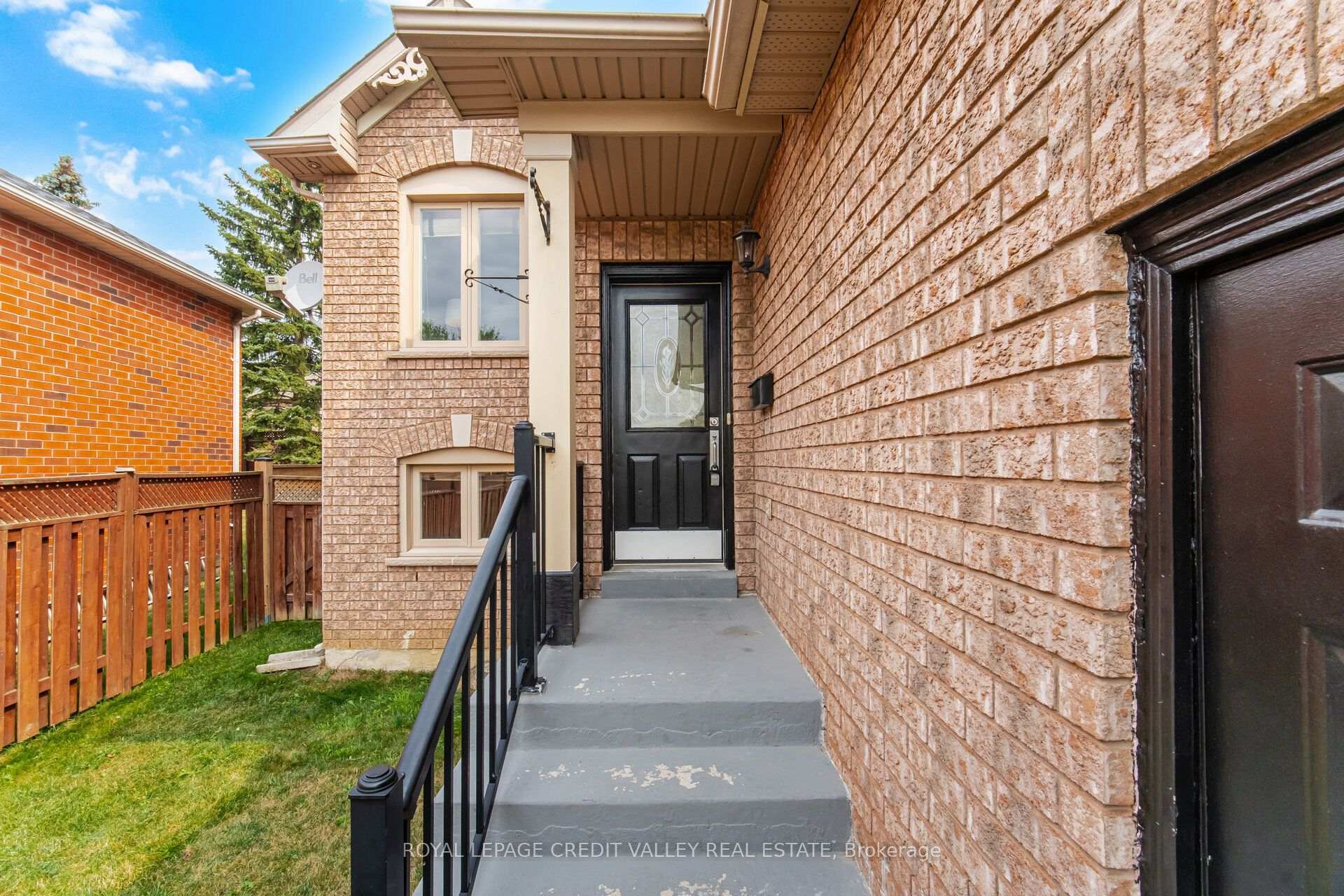 Photo 4 of 43 Flemington Drive E, Caledon, Rural Caledon — HOMEH