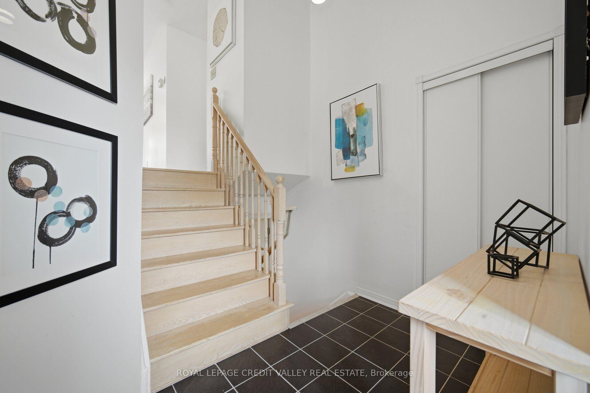 Photo 5 of 43 Flemington Drive E, Caledon, Rural Caledon — HOMEH