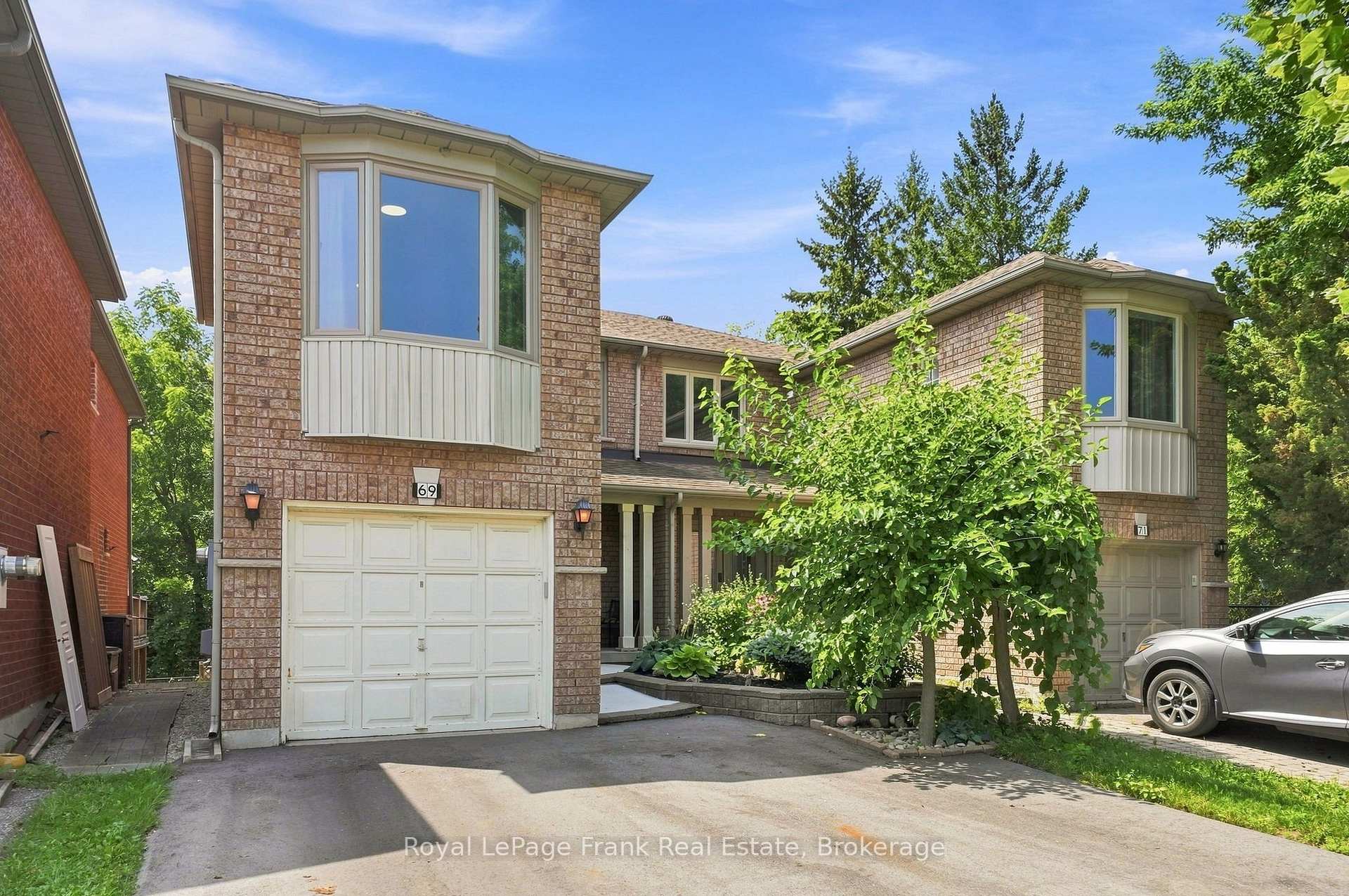 Photo 5 of 69 Alberta Drive, Vaughan, Concord — HOMEH