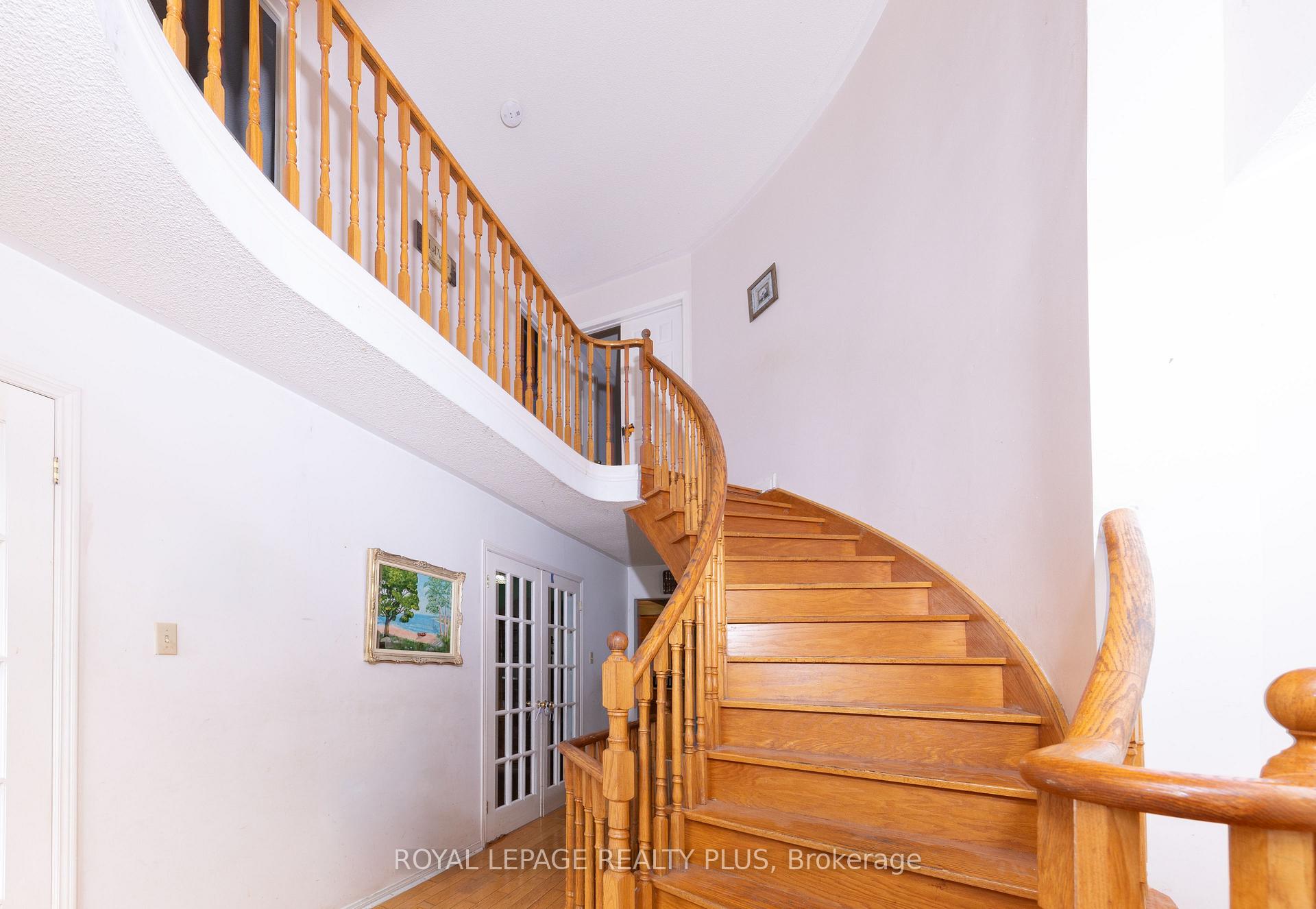 Photo 12 of 5523 Edencroft Acres, Mississauga, East Credit — HOMEH