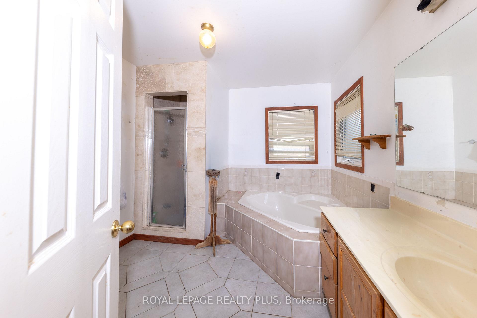 Photo 16 of 5523 Edencroft Acres, Mississauga, East Credit — HOMEH