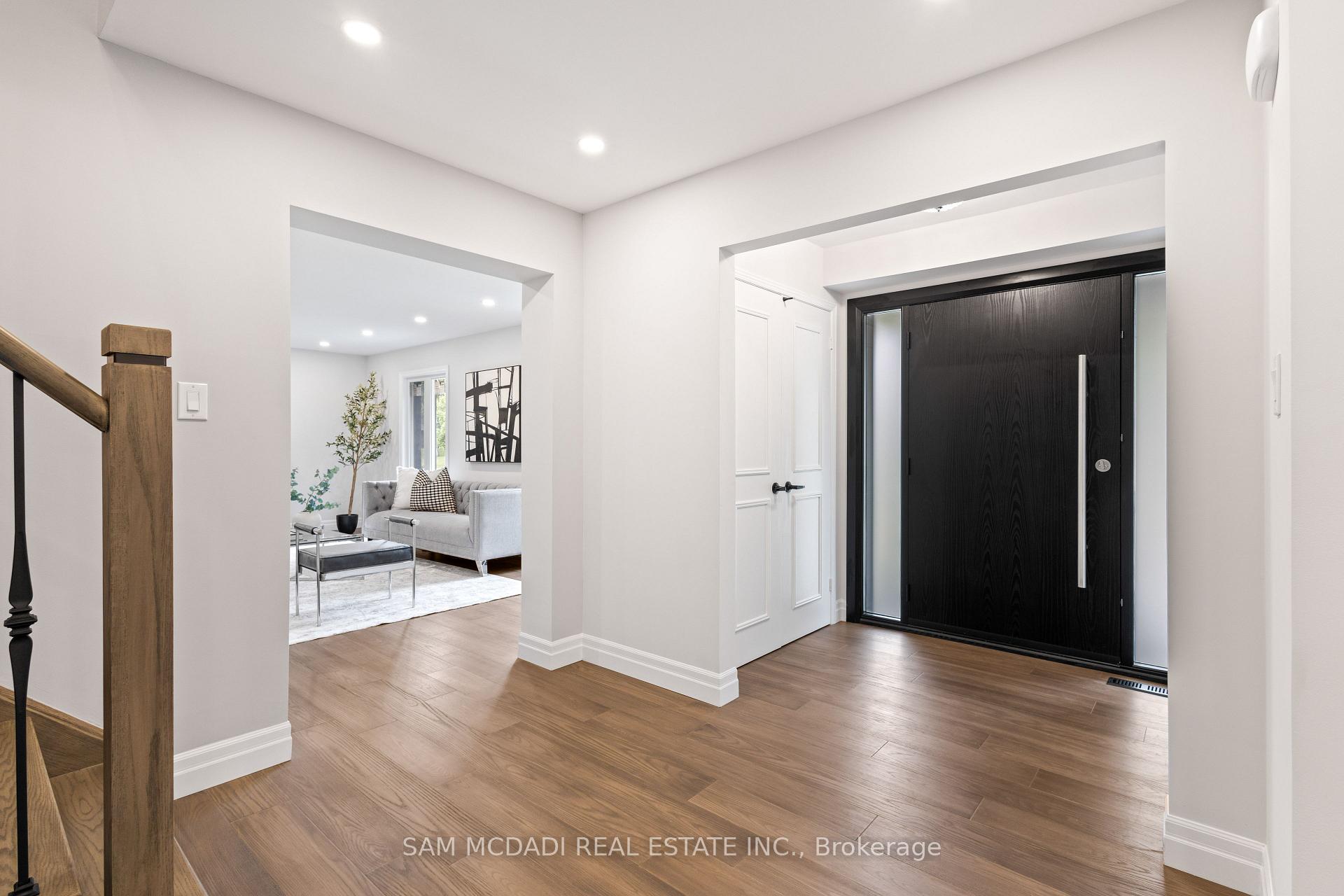 Photo 3 of 2535 Robin Drive, Mississauga, Sheridan — HOMEH