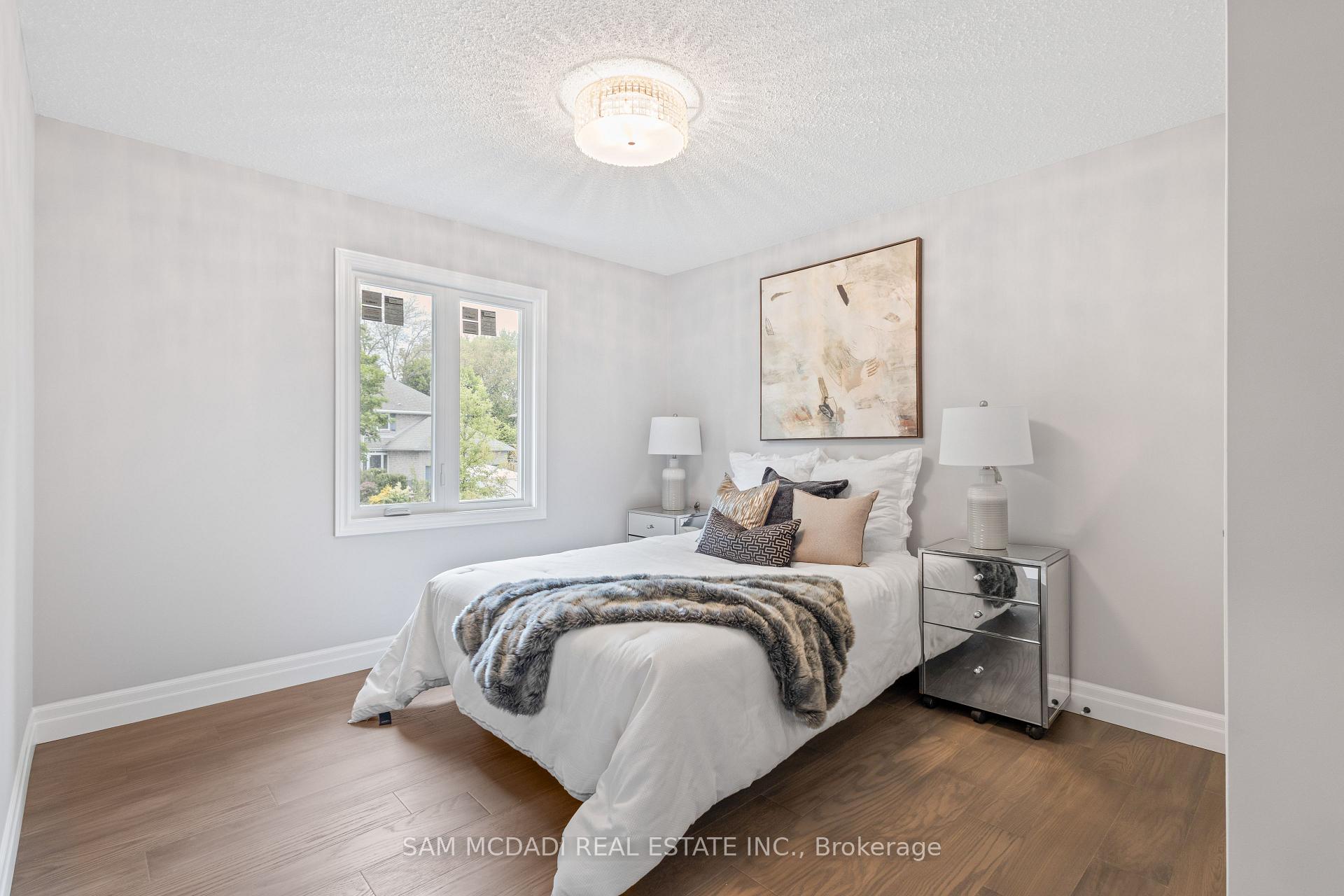 Photo 25 of 2535 Robin Drive, Mississauga, Sheridan — HOMEH