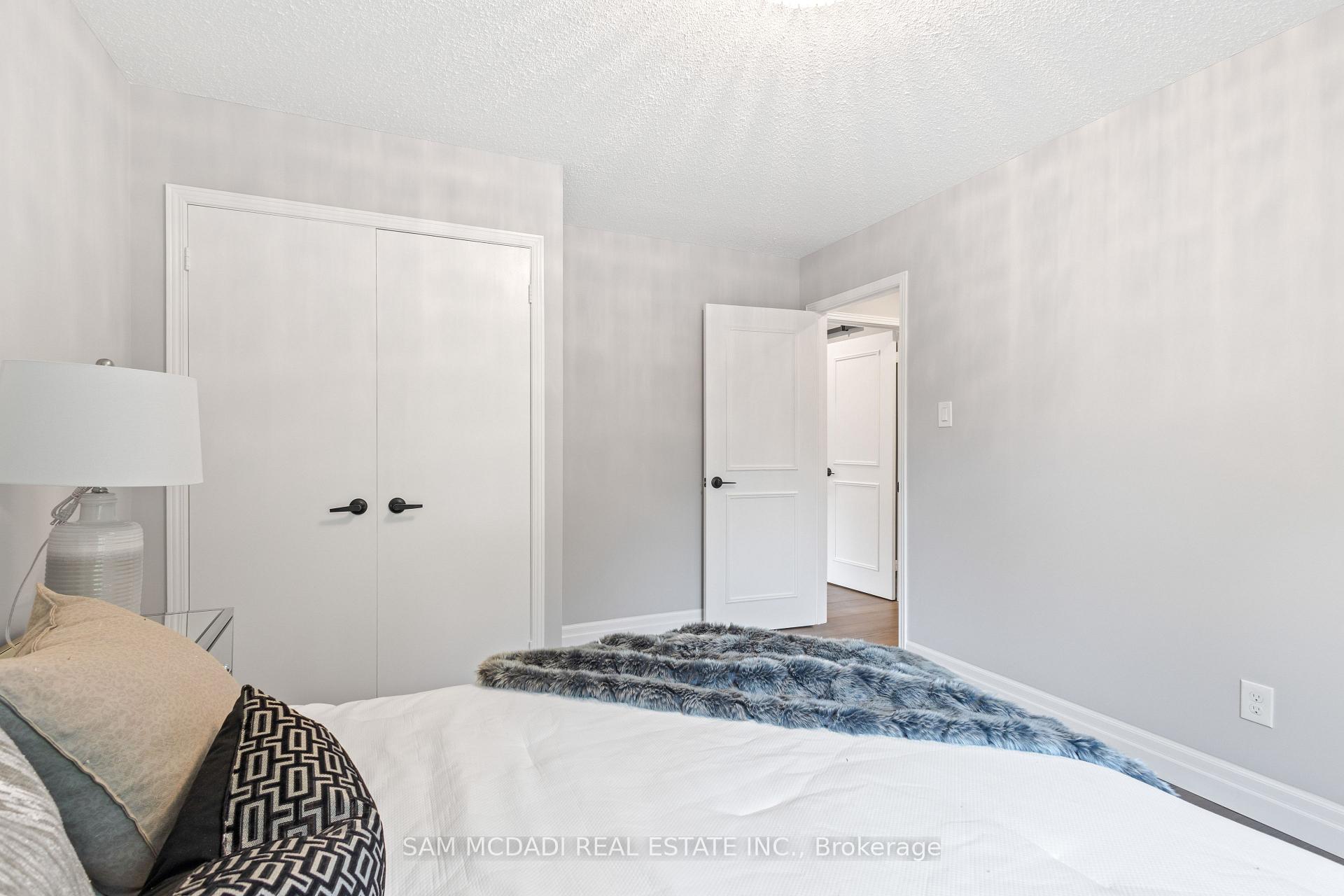 Photo 26 of 2535 Robin Drive, Mississauga, Sheridan — HOMEH