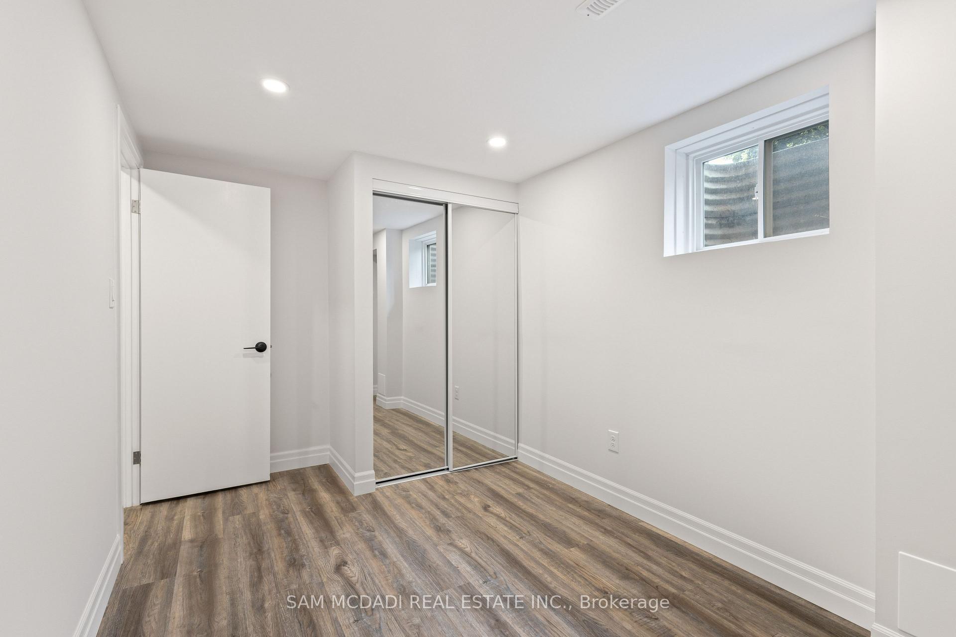 Photo 36 of 2535 Robin Drive, Mississauga, Sheridan — HOMEH