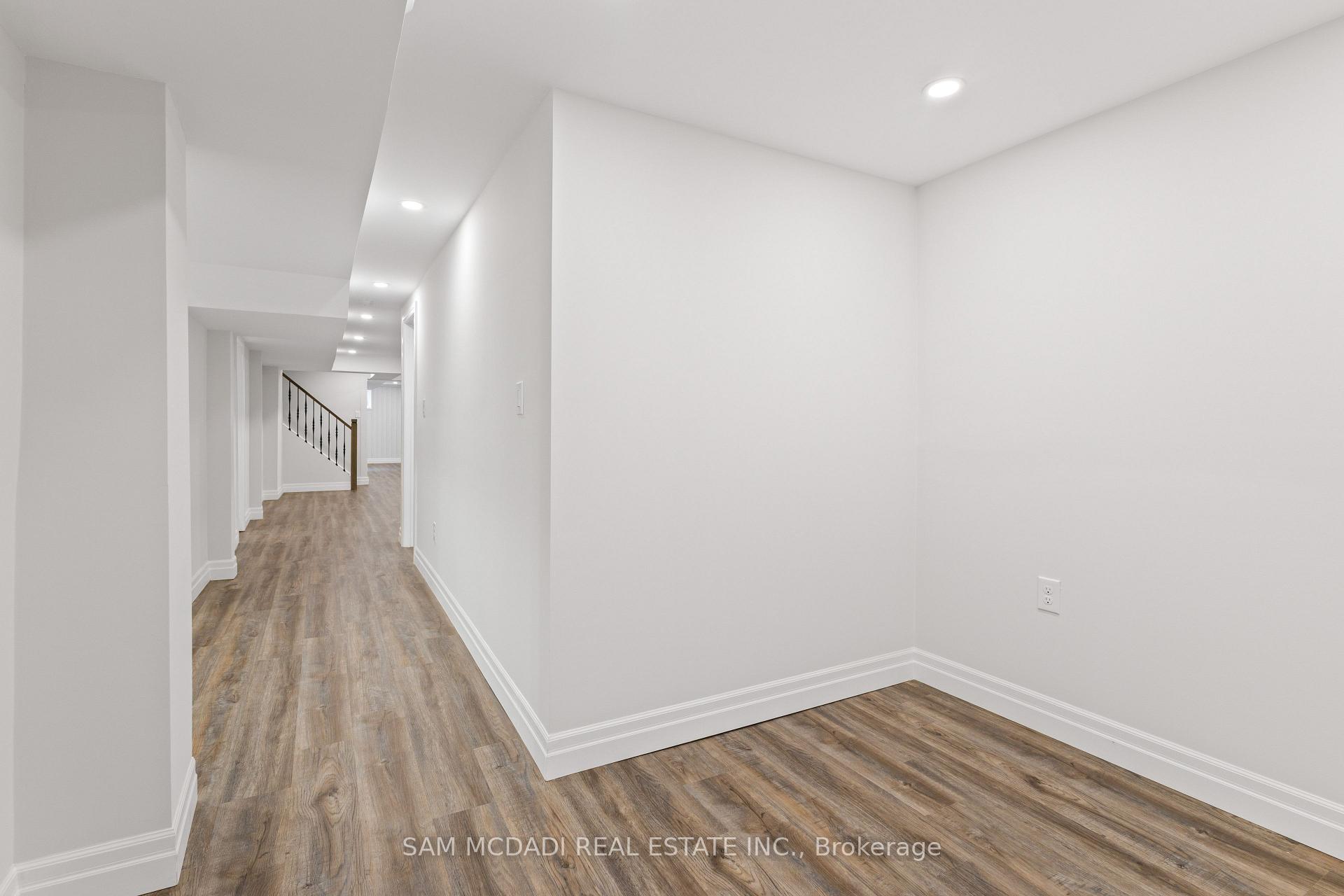 Photo 38 of 2535 Robin Drive, Mississauga, Sheridan — HOMEH