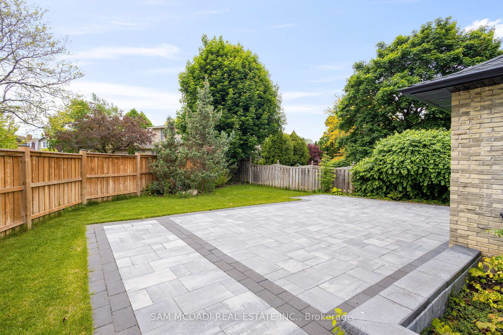 Photo 40 of 2535 Robin Drive, Mississauga, Sheridan — HOMEH