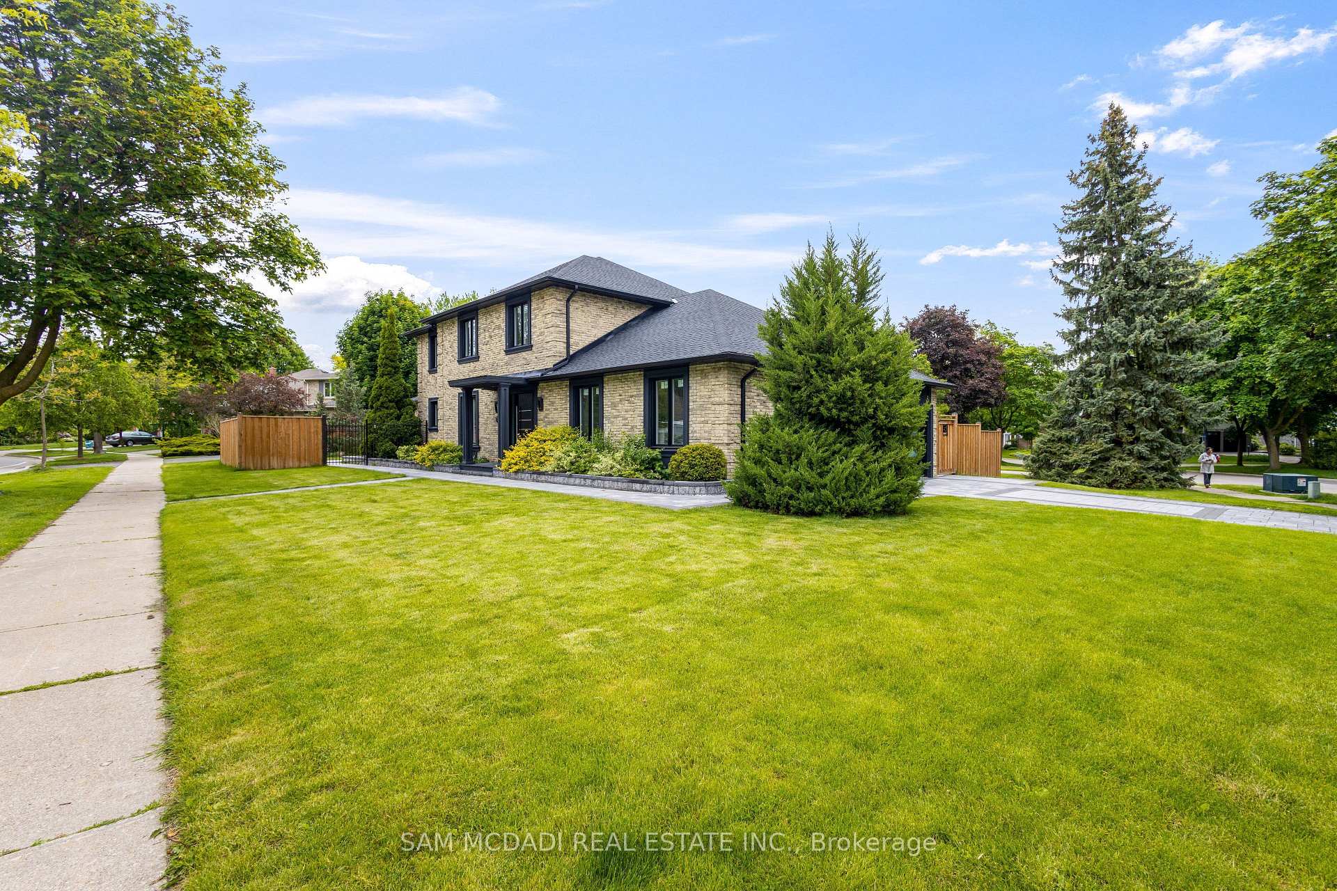 Photo 41 of 2535 Robin Drive, Mississauga, Sheridan — HOMEH