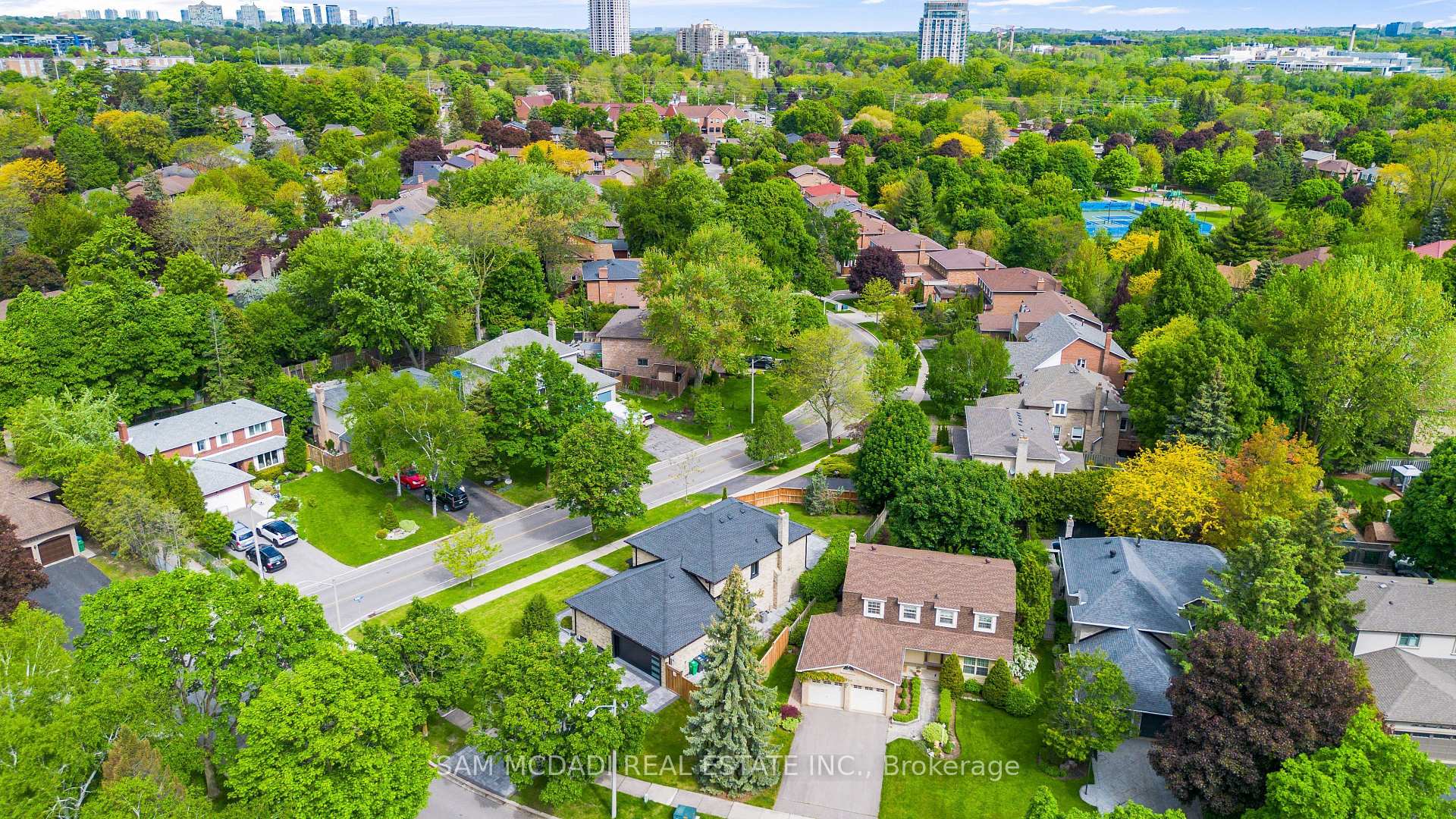 Photo 43 of 2535 Robin Drive, Mississauga, Sheridan — HOMEH