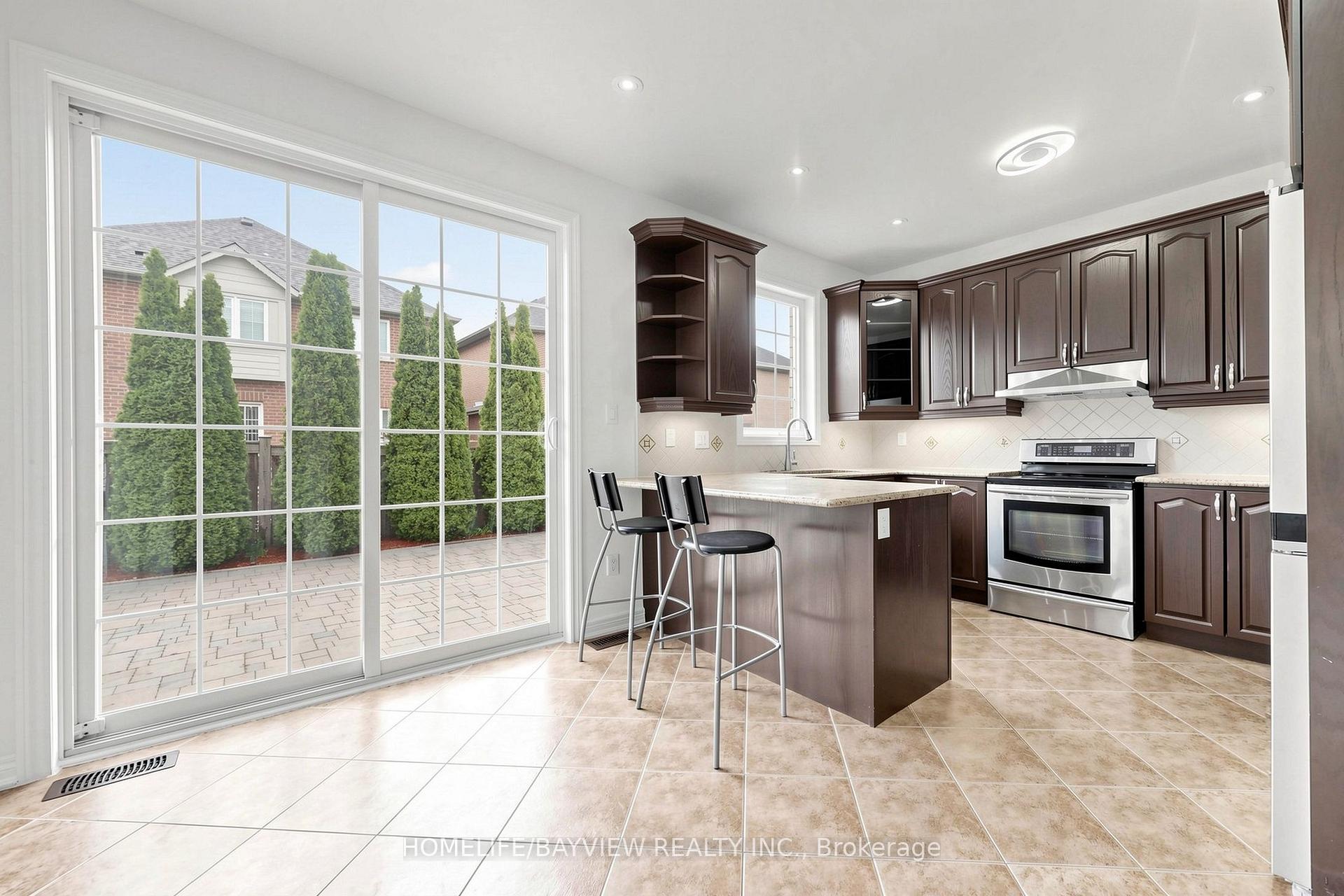 Photo 14 of 3 Stoyell Drive, Richmond Hill, Jefferson — HOMEH