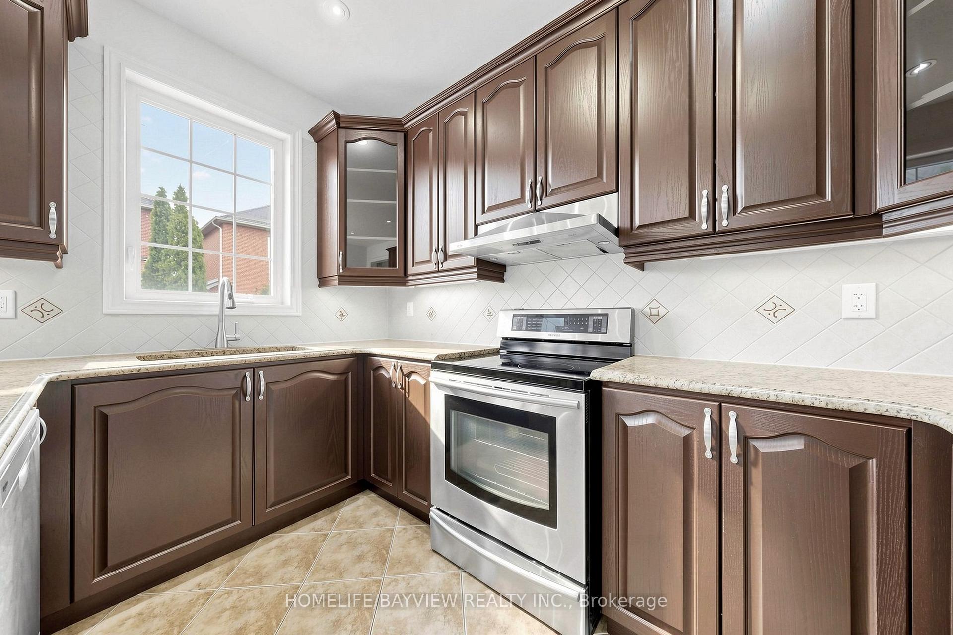 Photo 17 of 3 Stoyell Drive, Richmond Hill, Jefferson — HOMEH
