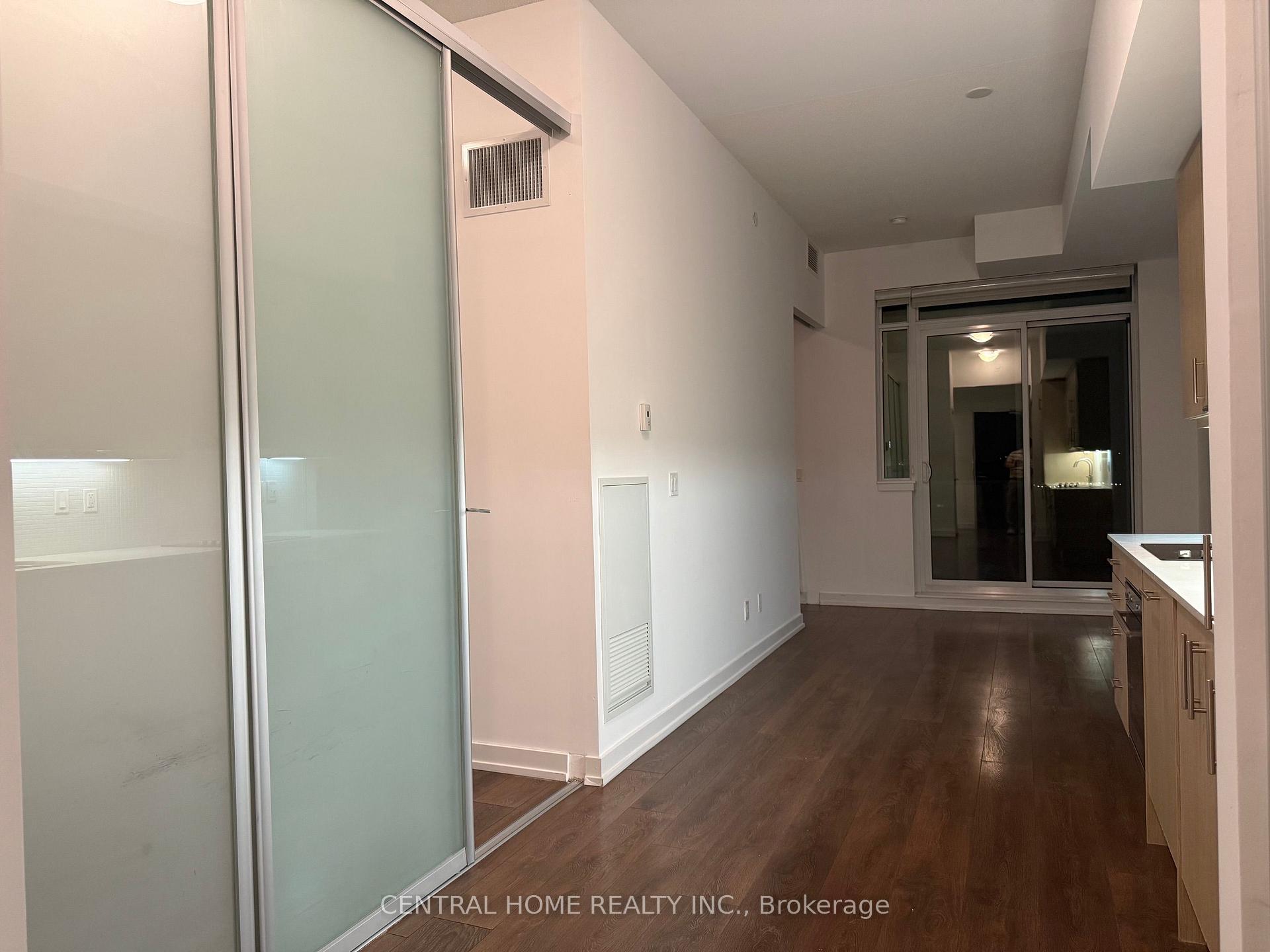 Photo 7 of Unit 718, 297 College Street, Toronto, Kensington-Chinatown — HOMEH