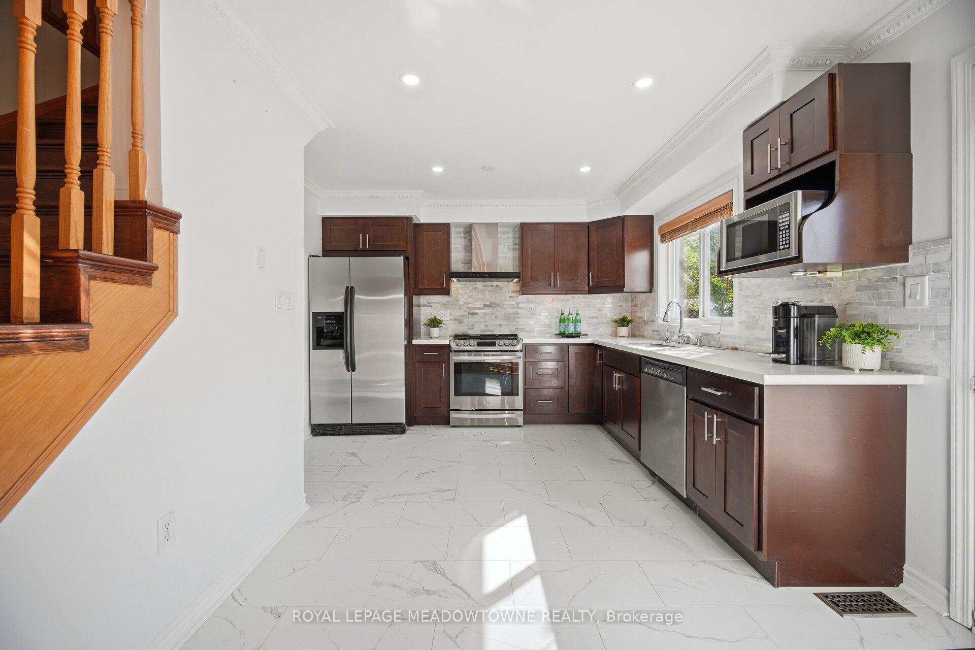 Photo 16 of 62 Sugarhill Drive, Brampton, Fletcher's Meadow — HOMEH