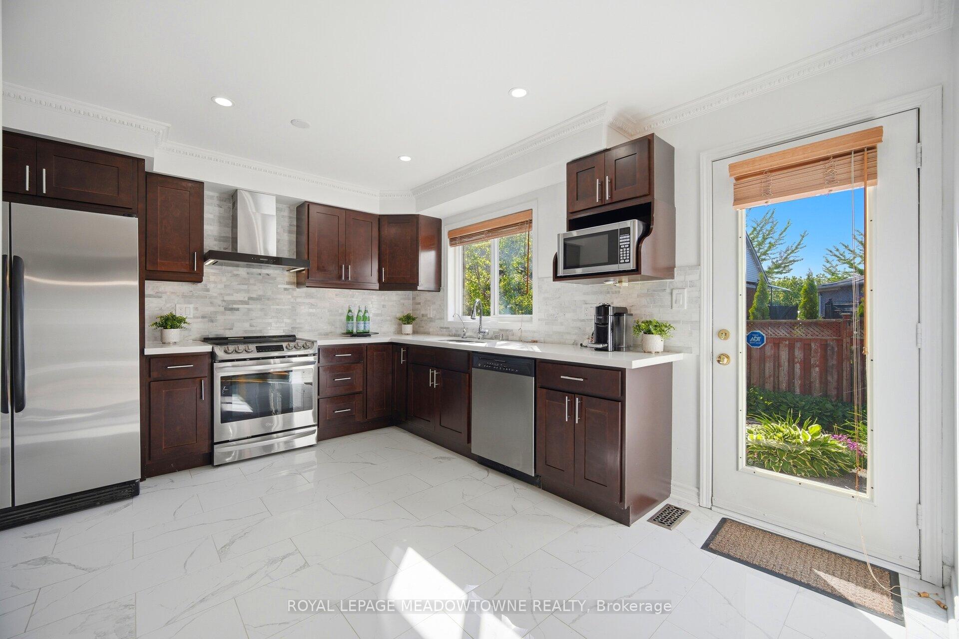 Photo 17 of 62 Sugarhill Drive, Brampton, Fletcher's Meadow — HOMEH