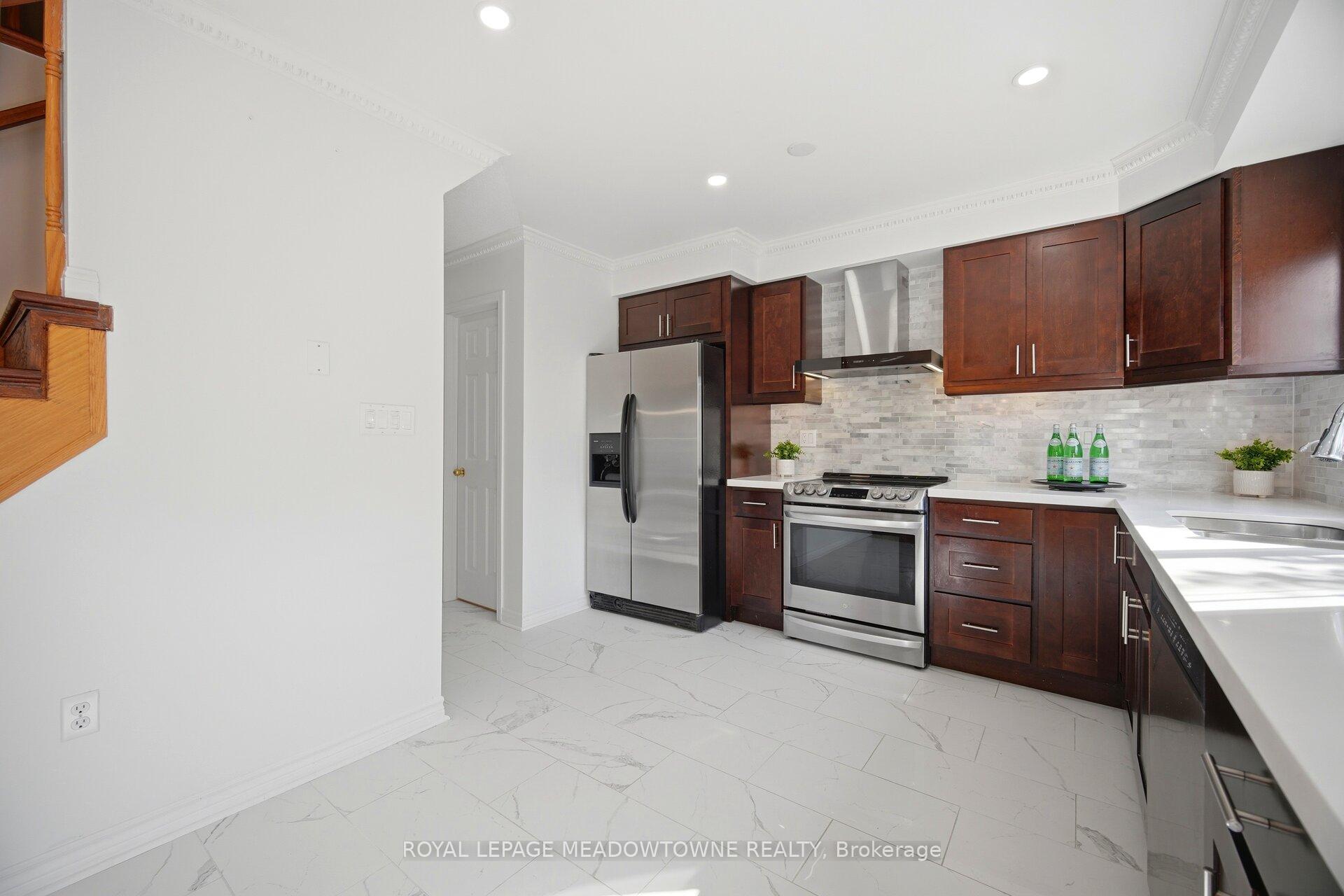 Photo 18 of 62 Sugarhill Drive, Brampton, Fletcher's Meadow — HOMEH
