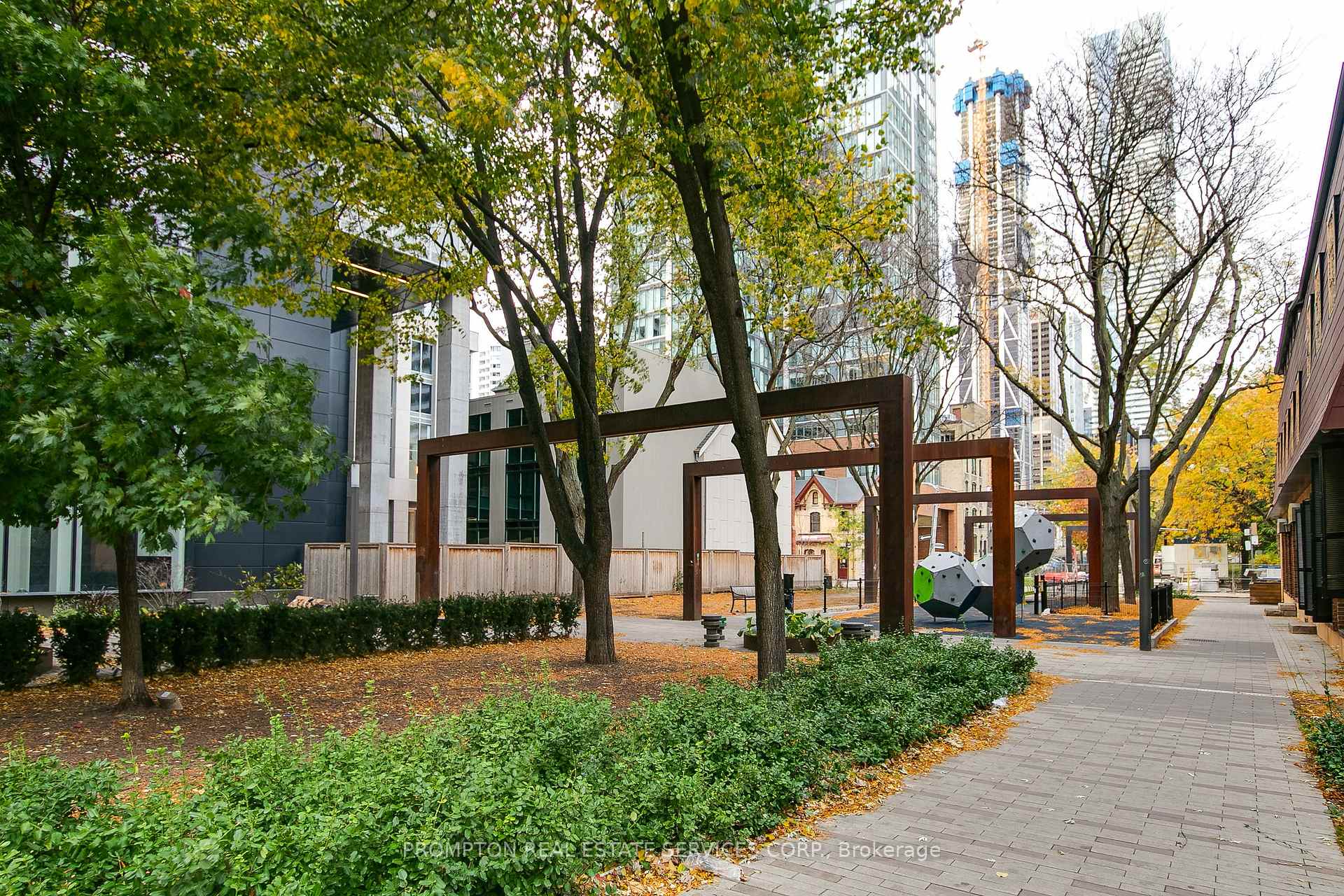 Photo 35 of 11 Gloucester Street, Toronto, Church-Yonge Corridor — HOMEH