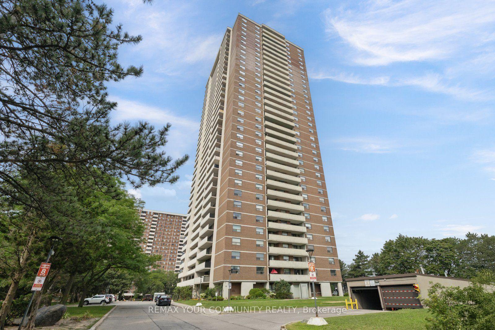 Front of Unit 804, 10 Tangreen Court