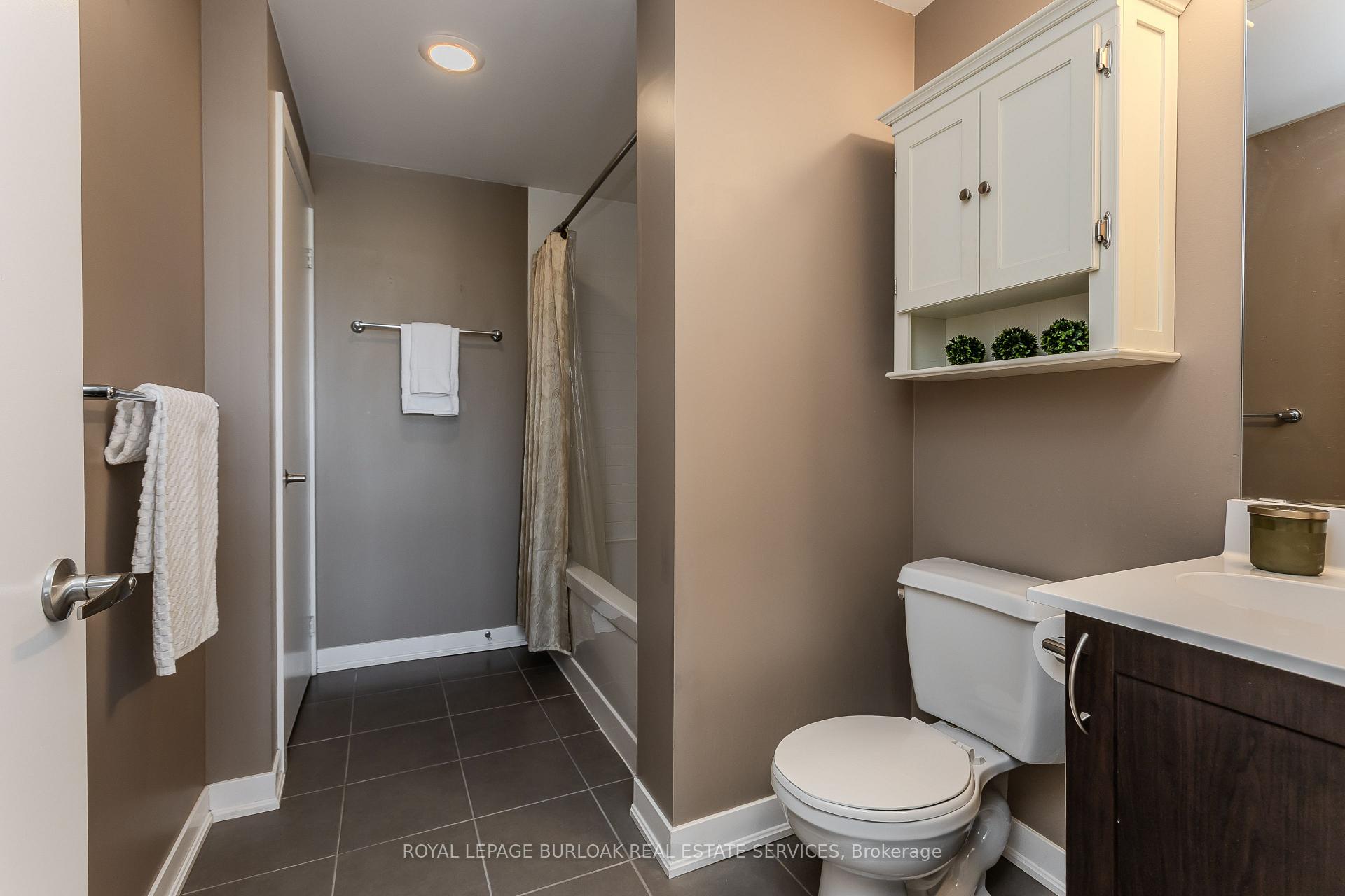 Photo 16 of Unit 204, 1940 Ironstone Drive, Burlington, Uptown — HOMEH
