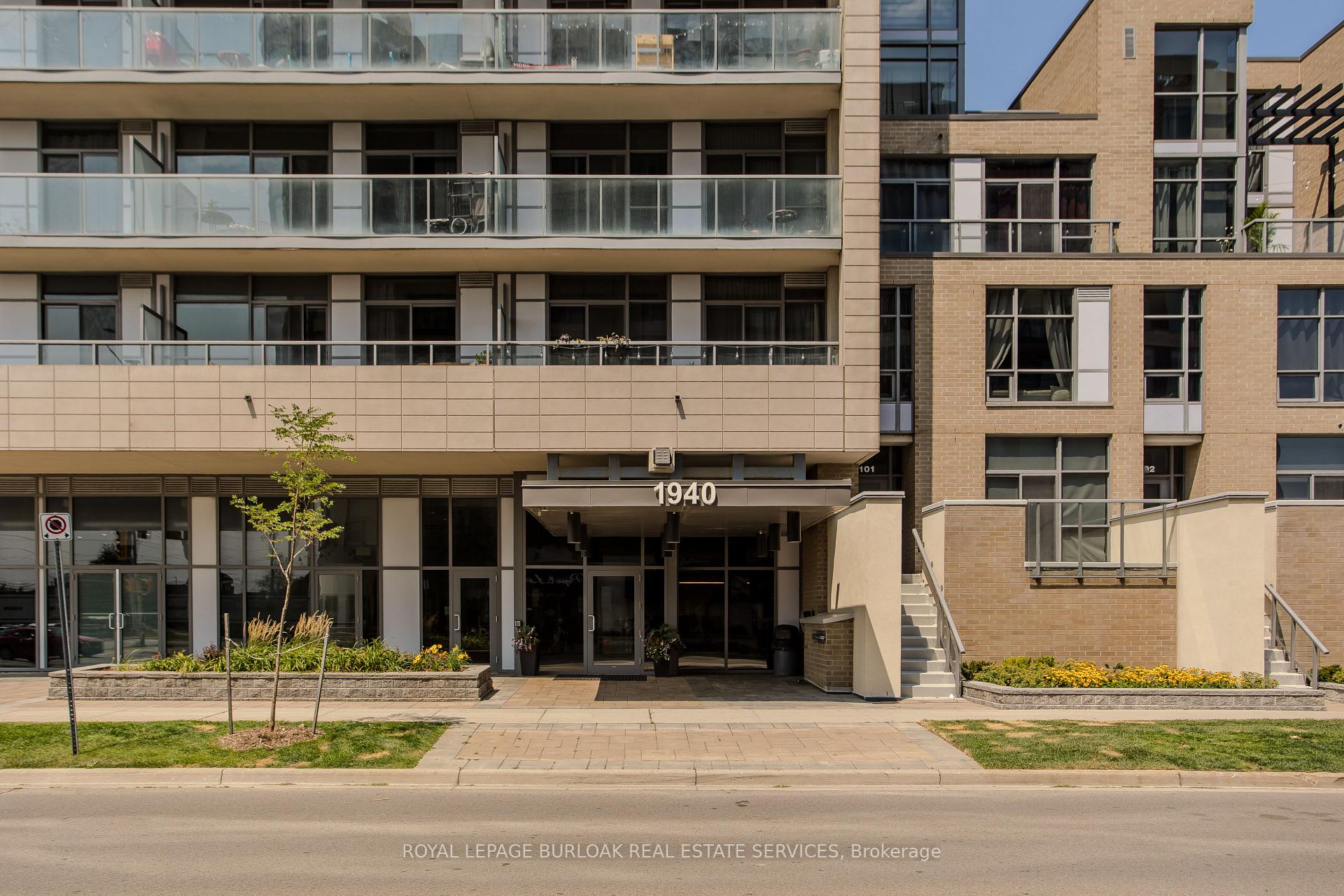 Photo 3 of Unit 204, 1940 Ironstone Drive, Burlington, Uptown — HOMEH