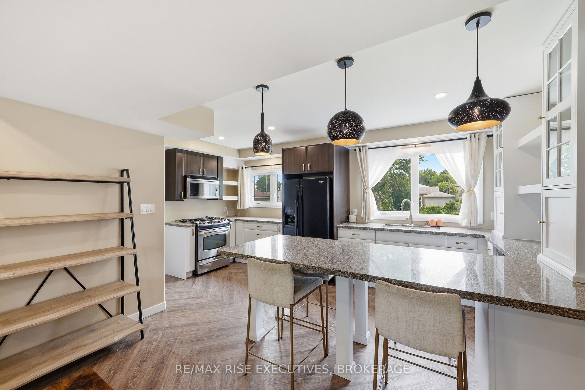 Photo 6 of 137 Ford Street, Kingston, Rideau — HOMEH