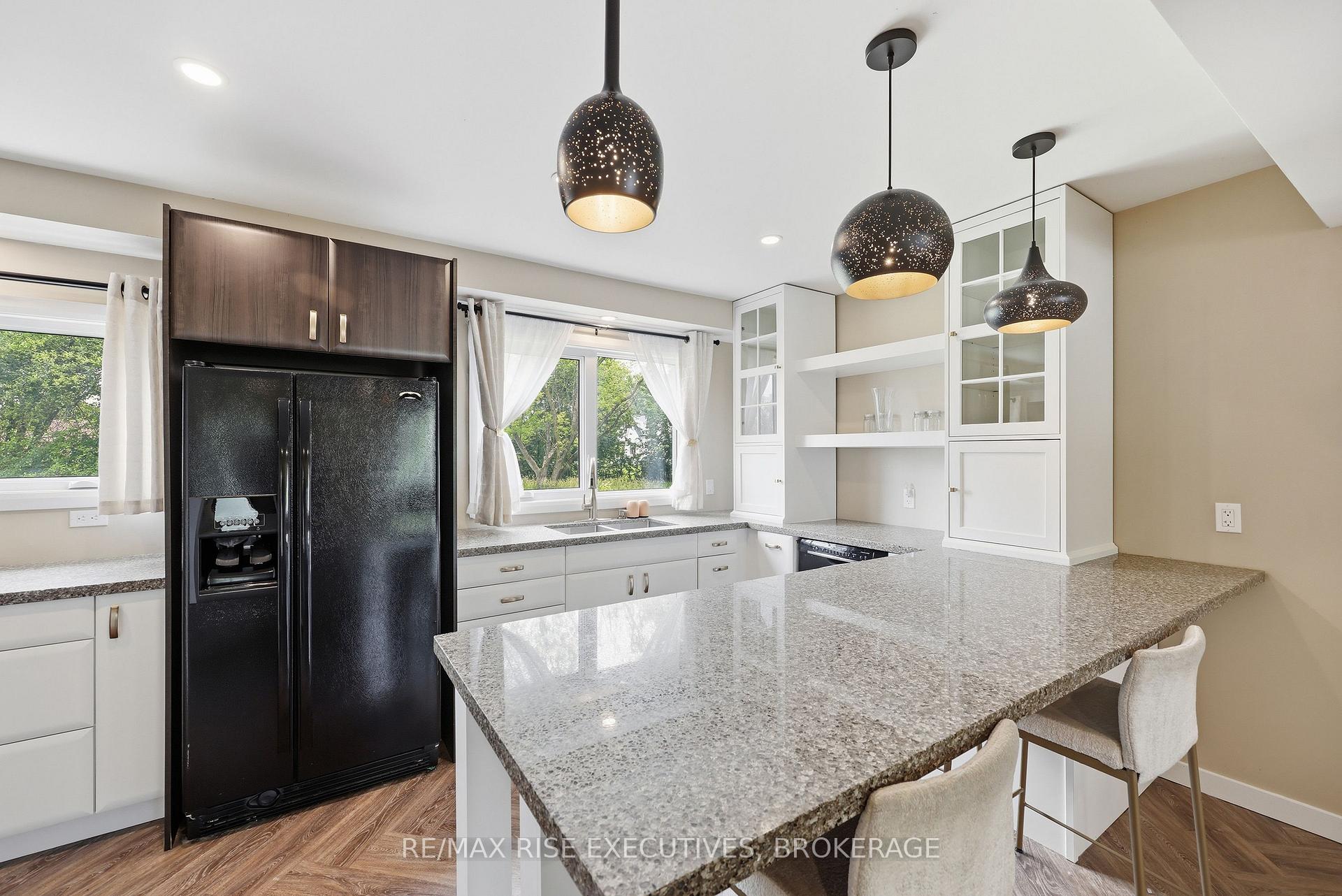 Photo 8 of 137 Ford Street, Kingston, Rideau — HOMEH