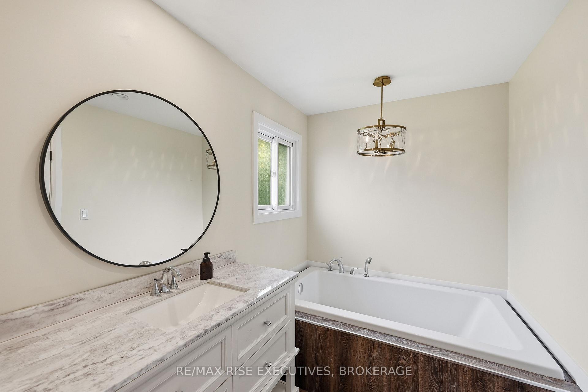 Photo 19 of 137 Ford Street, Kingston, Rideau — HOMEH