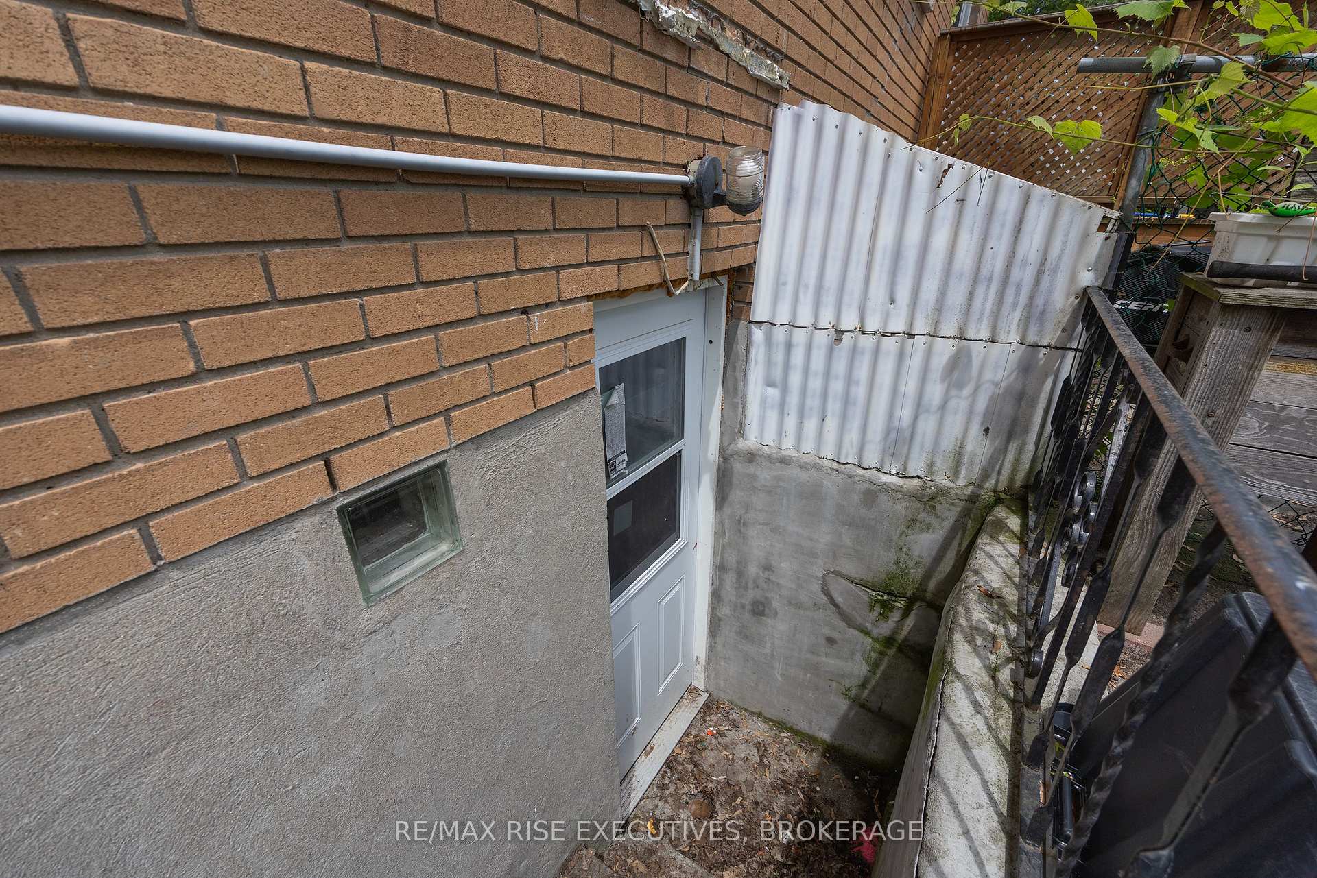 Photo 28 of 137 Ford Street, Kingston, Rideau — HOMEH