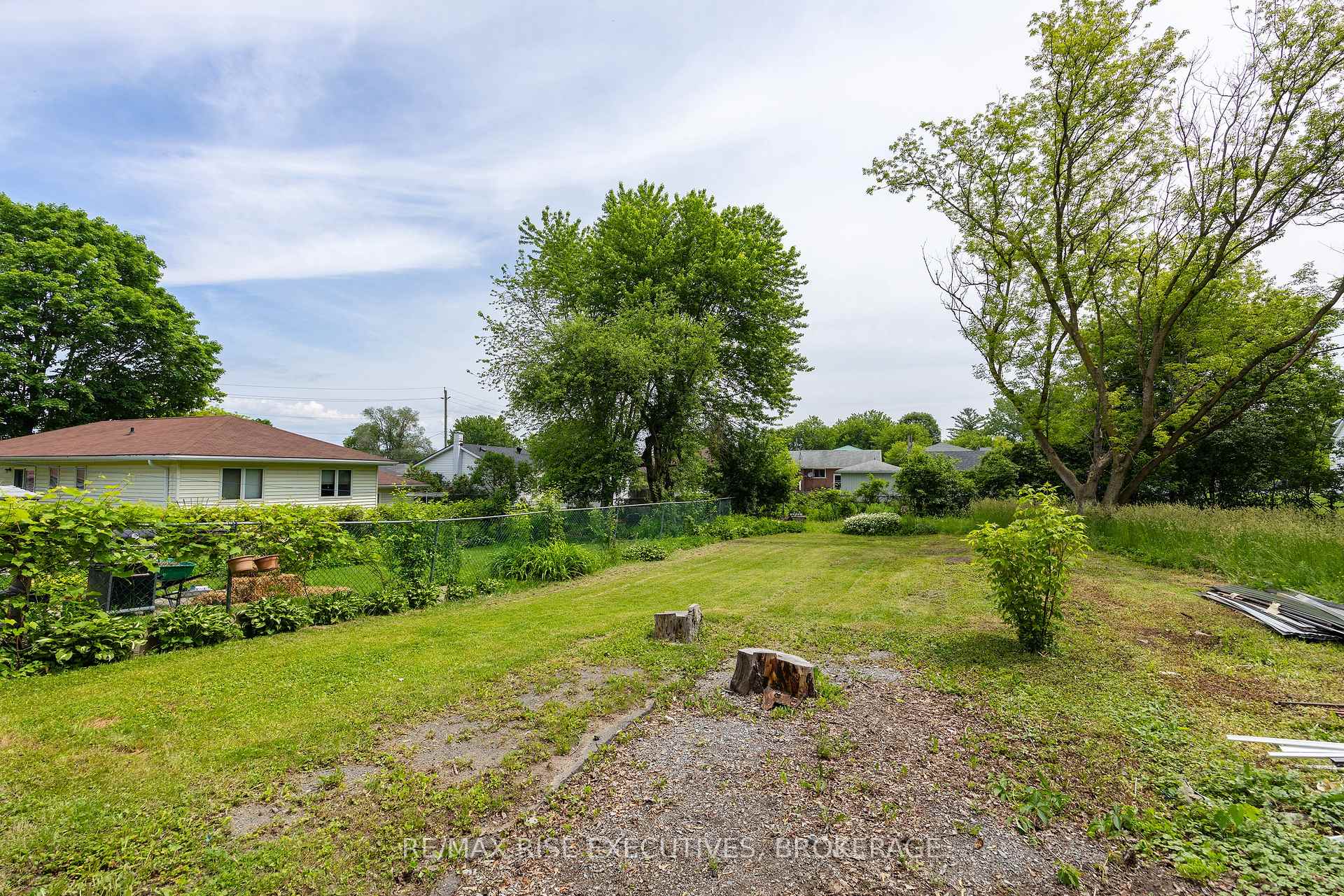 Photo 29 of 137 Ford Street, Kingston, Rideau — HOMEH
