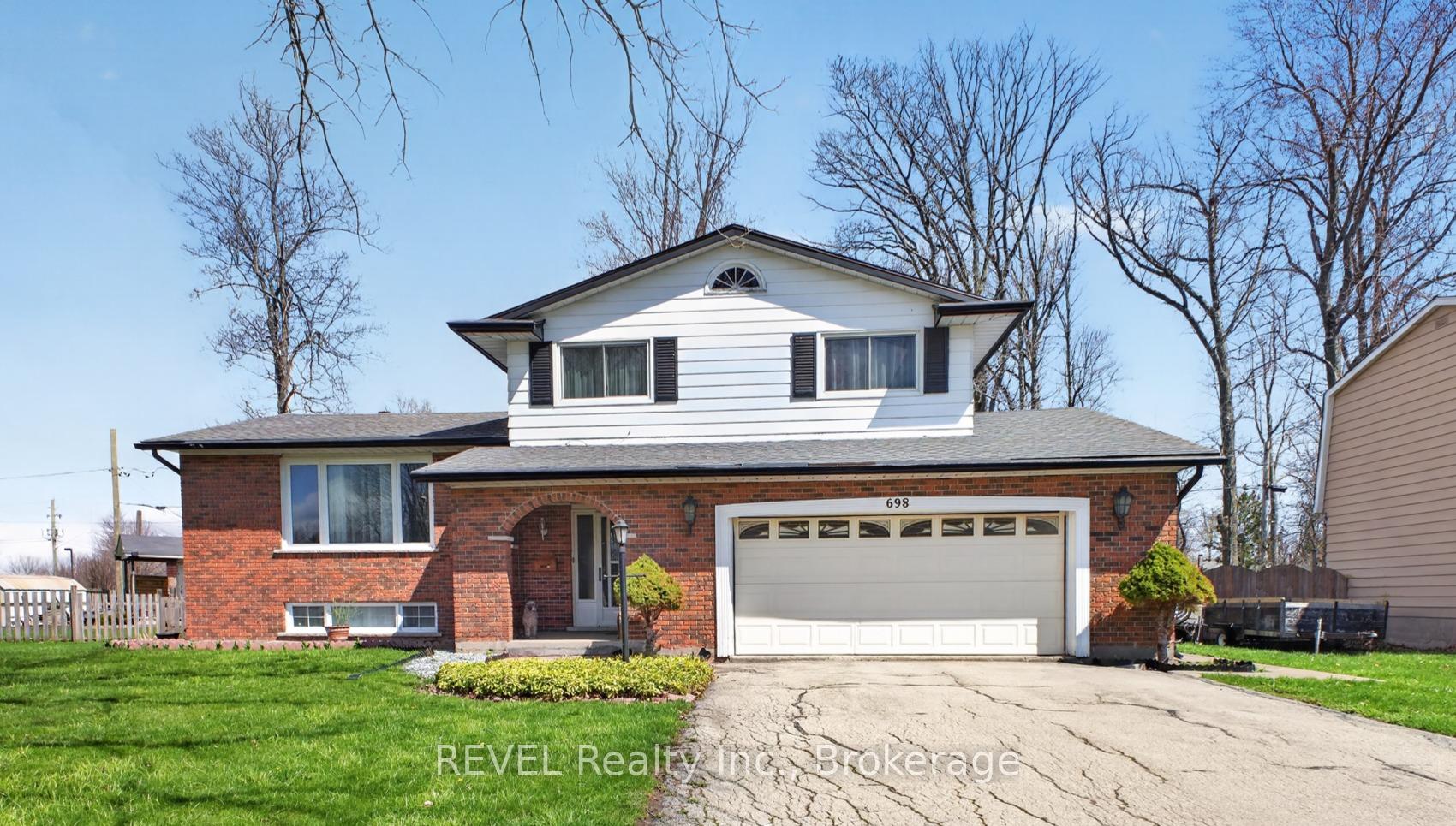 Front of 698 Daytona Drive