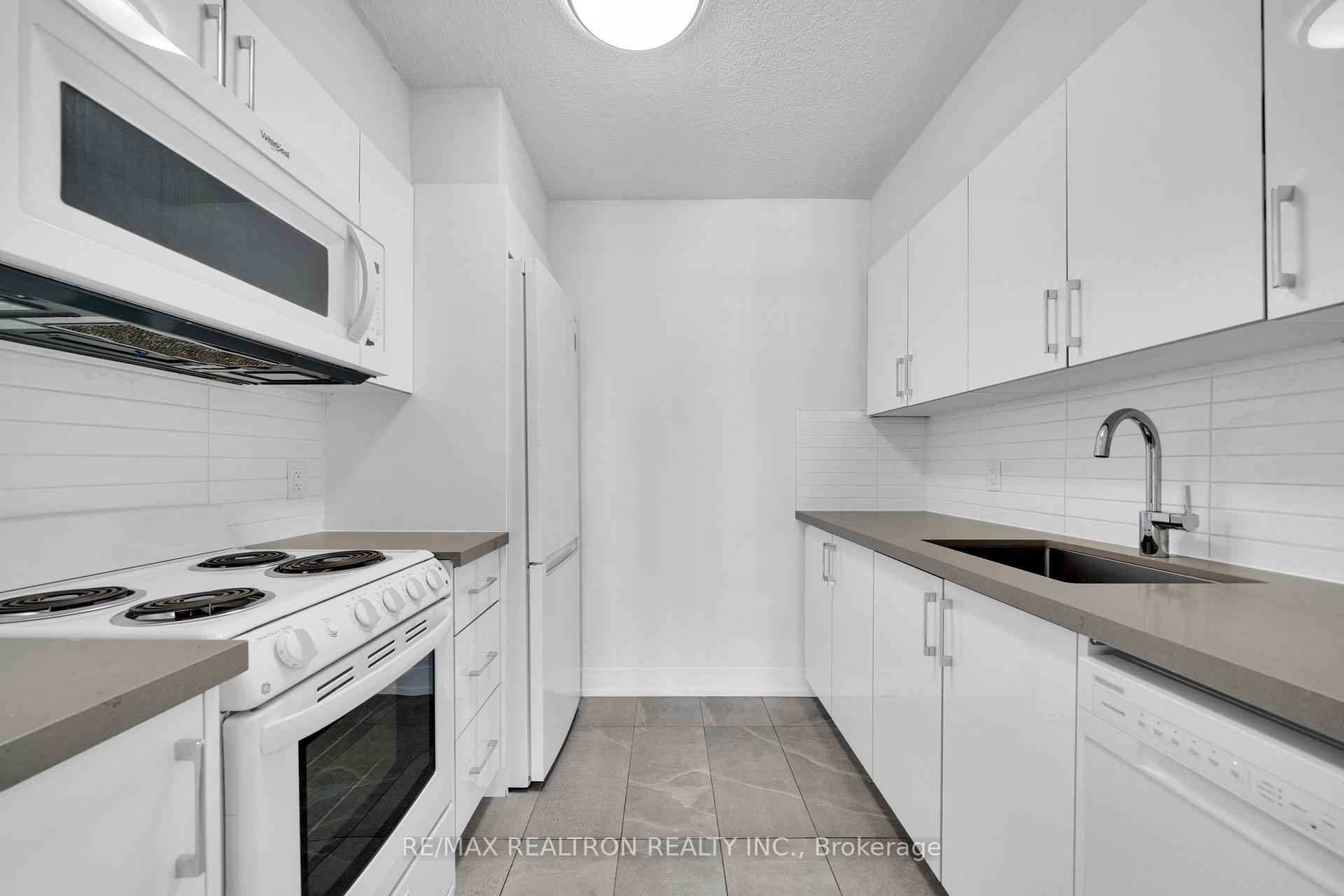 Photo 7 of Unit 2510, 33 Isabella Street, Toronto, Church-Yonge Corridor — HOMEH