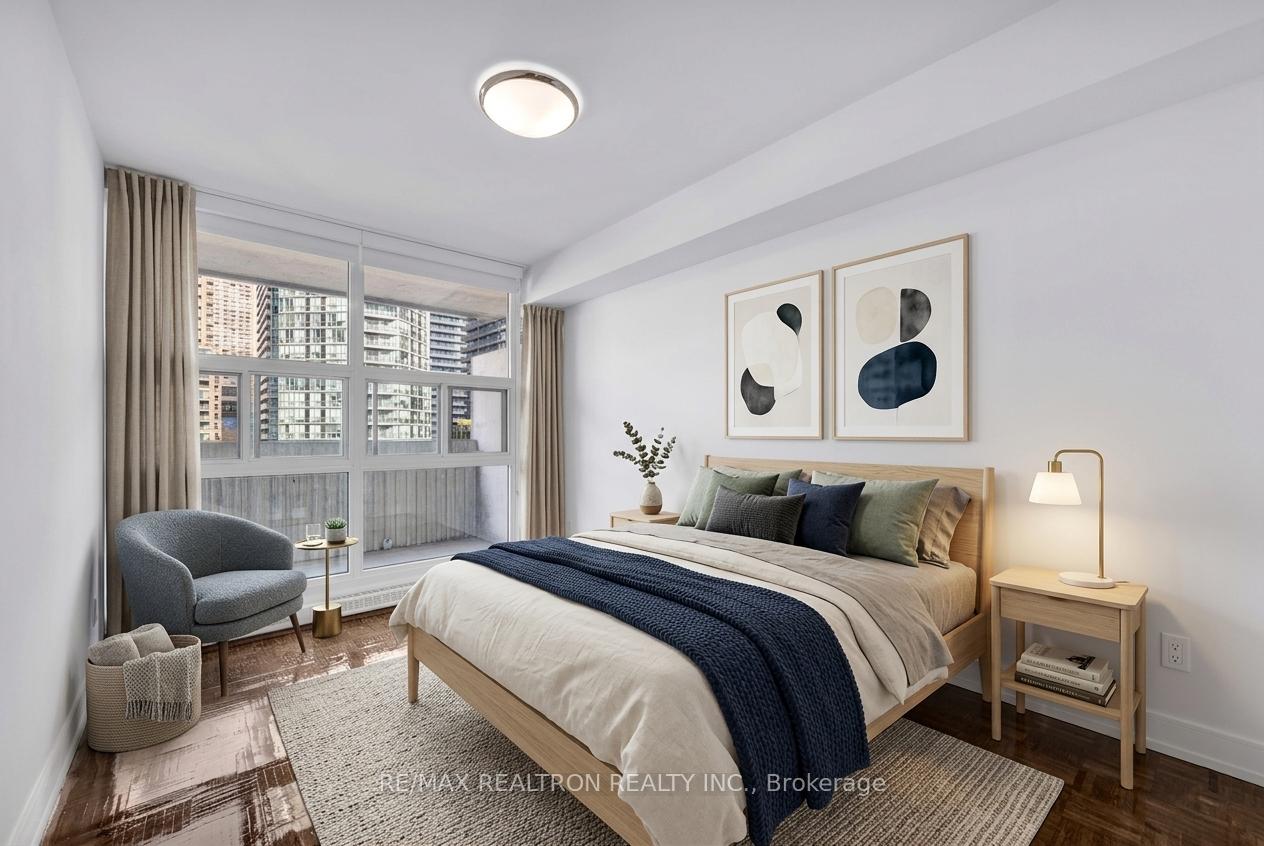 Photo 13 of Unit 2510, 33 Isabella Street, Toronto, Church-Yonge Corridor — HOMEH