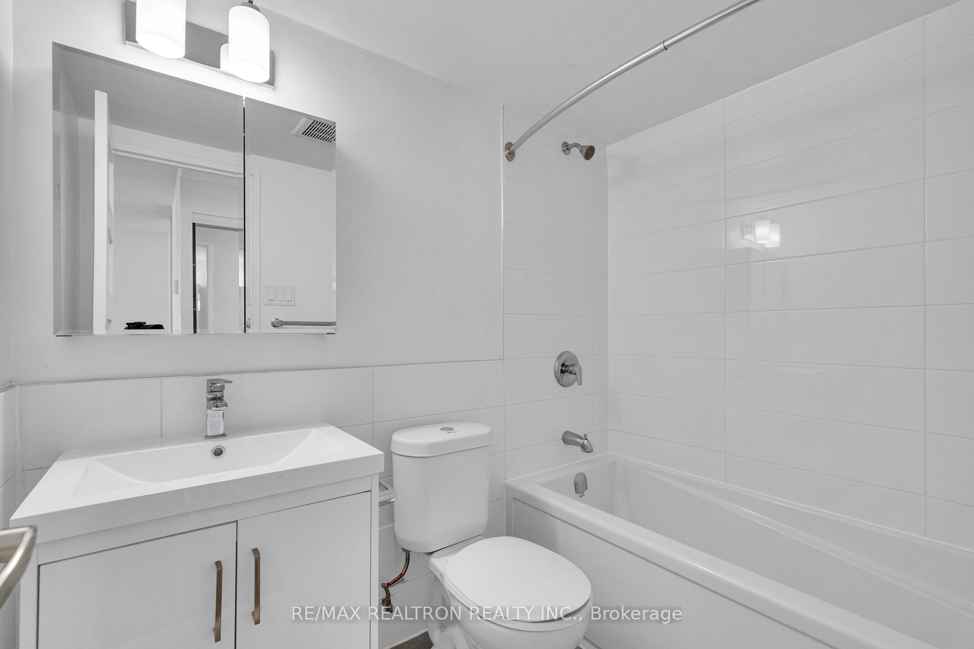 Photo 17 of Unit 2510, 33 Isabella Street, Toronto, Church-Yonge Corridor — HOMEH