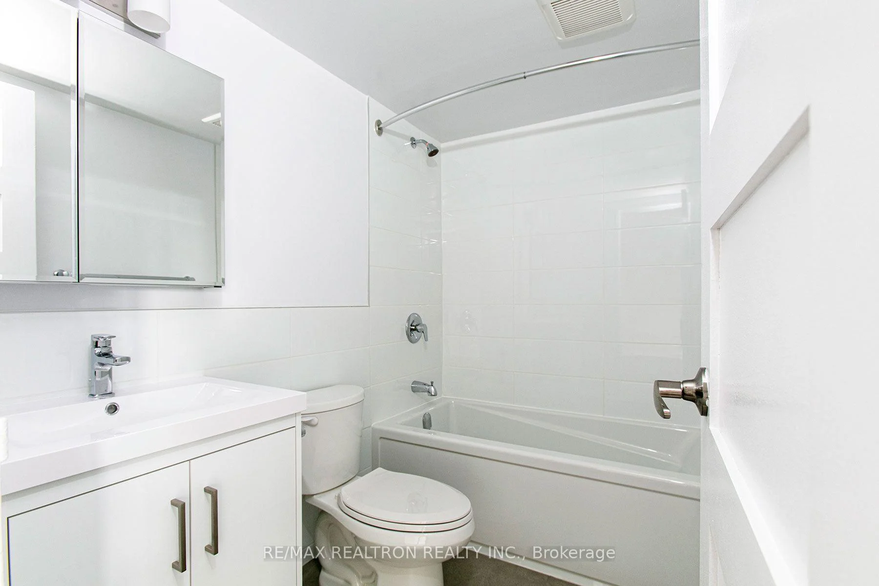 Photo 1 of Unit 2510, 33 Isabella Street, Toronto, Church-Yonge Corridor — HOMEH