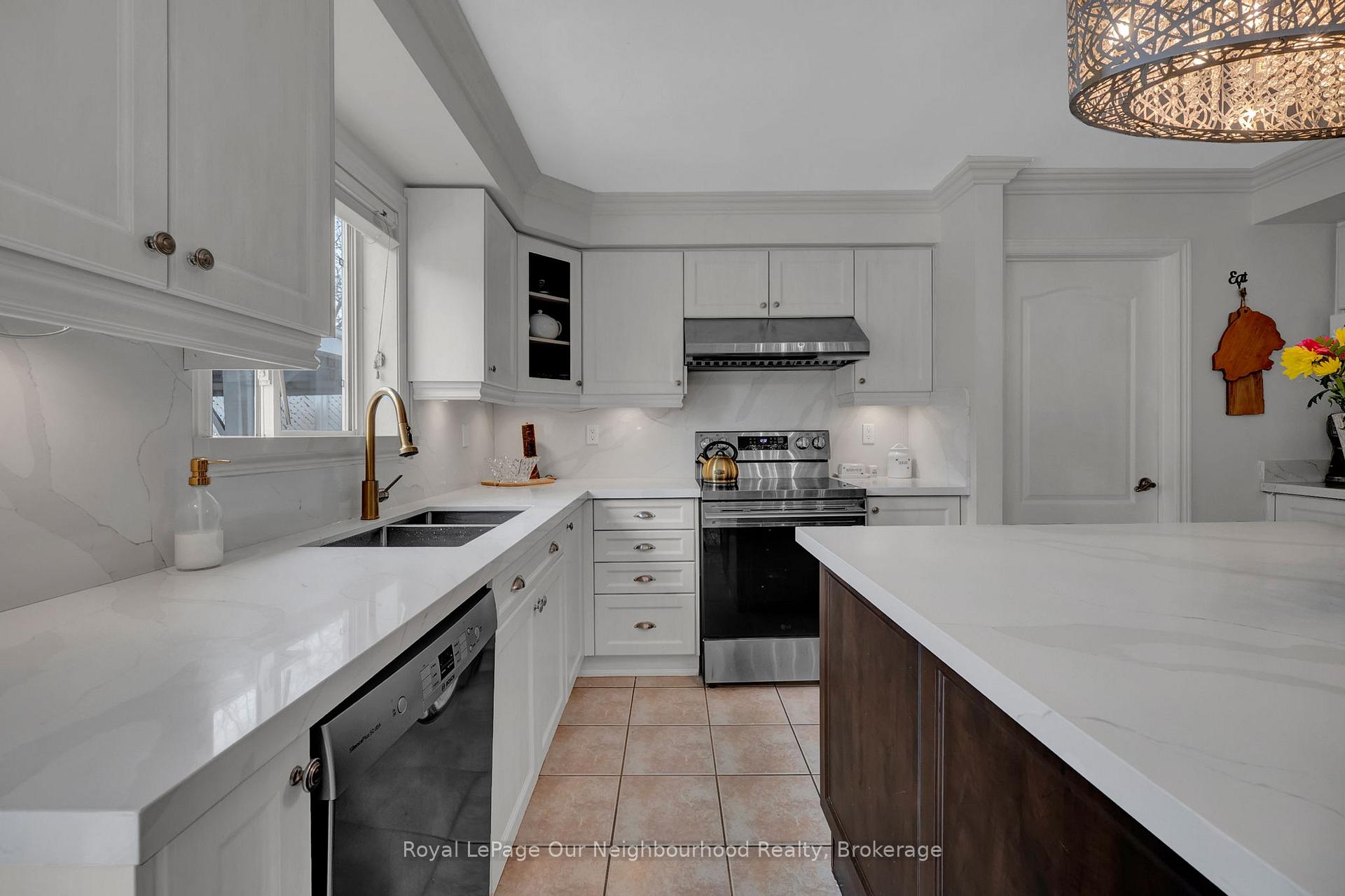 Photo 9 of 24 Kingham Avenue, Ajax, South East — HOMEH