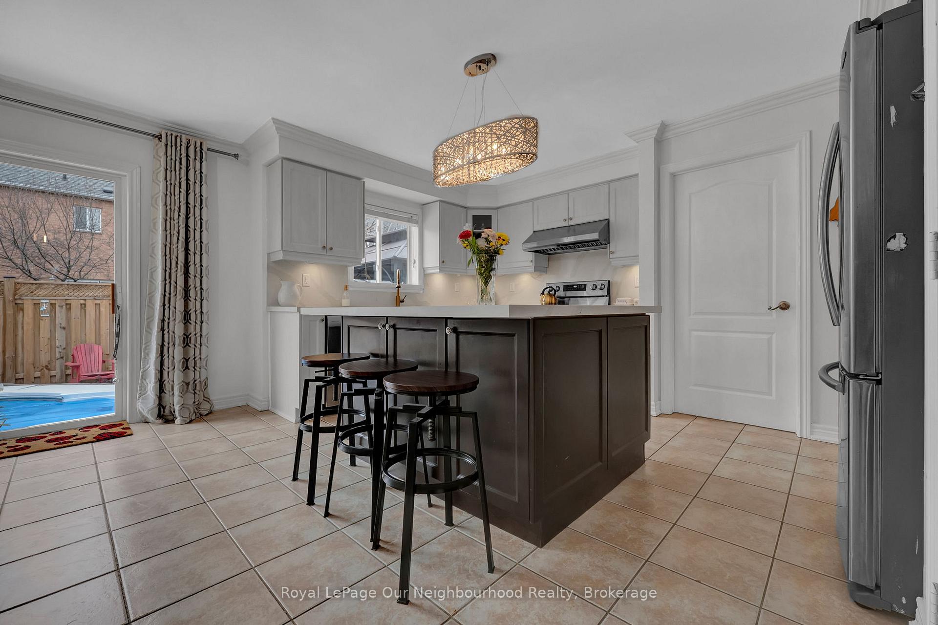 Photo 10 of 24 Kingham Avenue, Ajax, South East — HOMEH