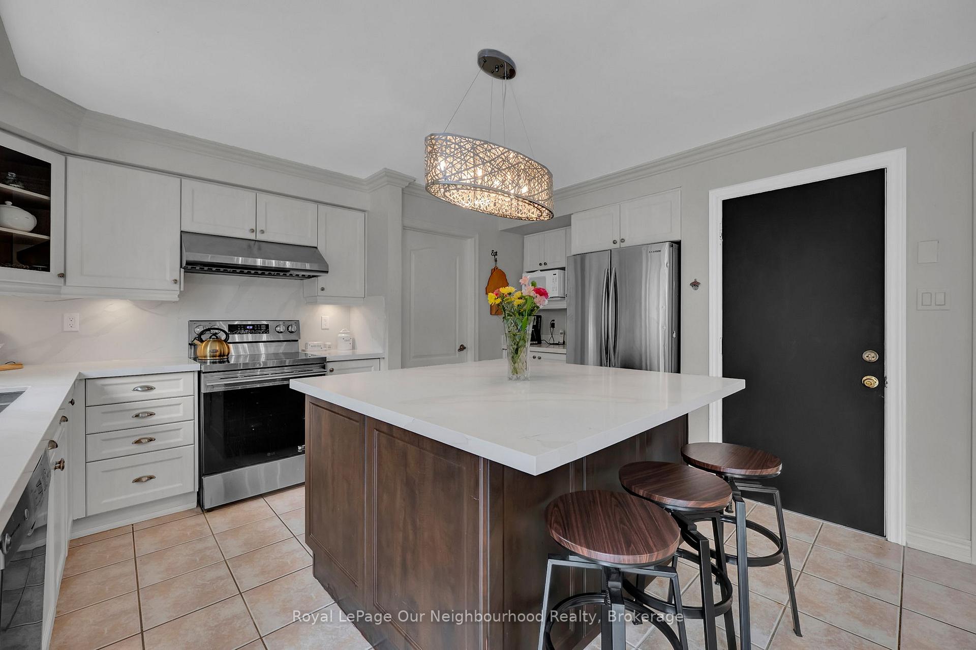 Photo 11 of 24 Kingham Avenue, Ajax, South East — HOMEH