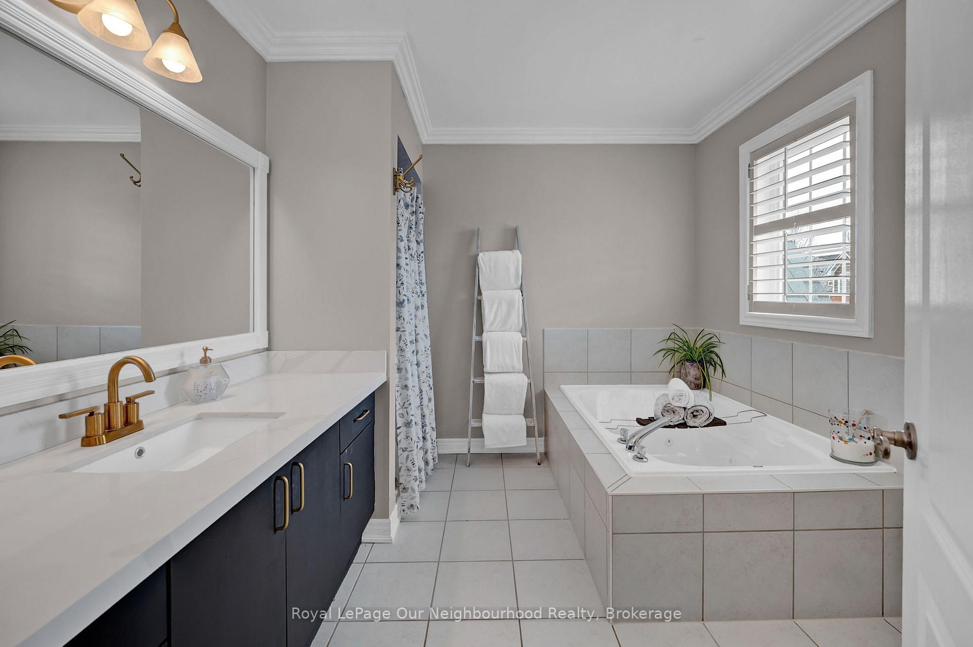 Photo 23 of 24 Kingham Avenue, Ajax, South East — HOMEH