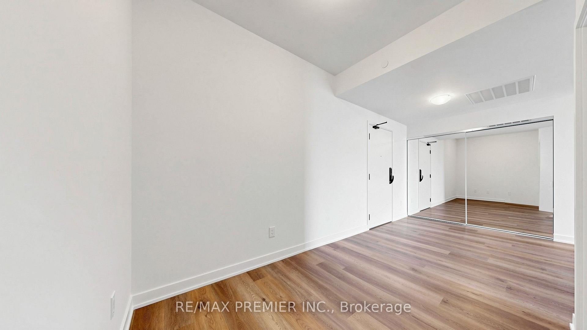 Photo 4 of Unit 2006, 2075 Lakeshore Drive, Burlington, Brant — HOMEH
