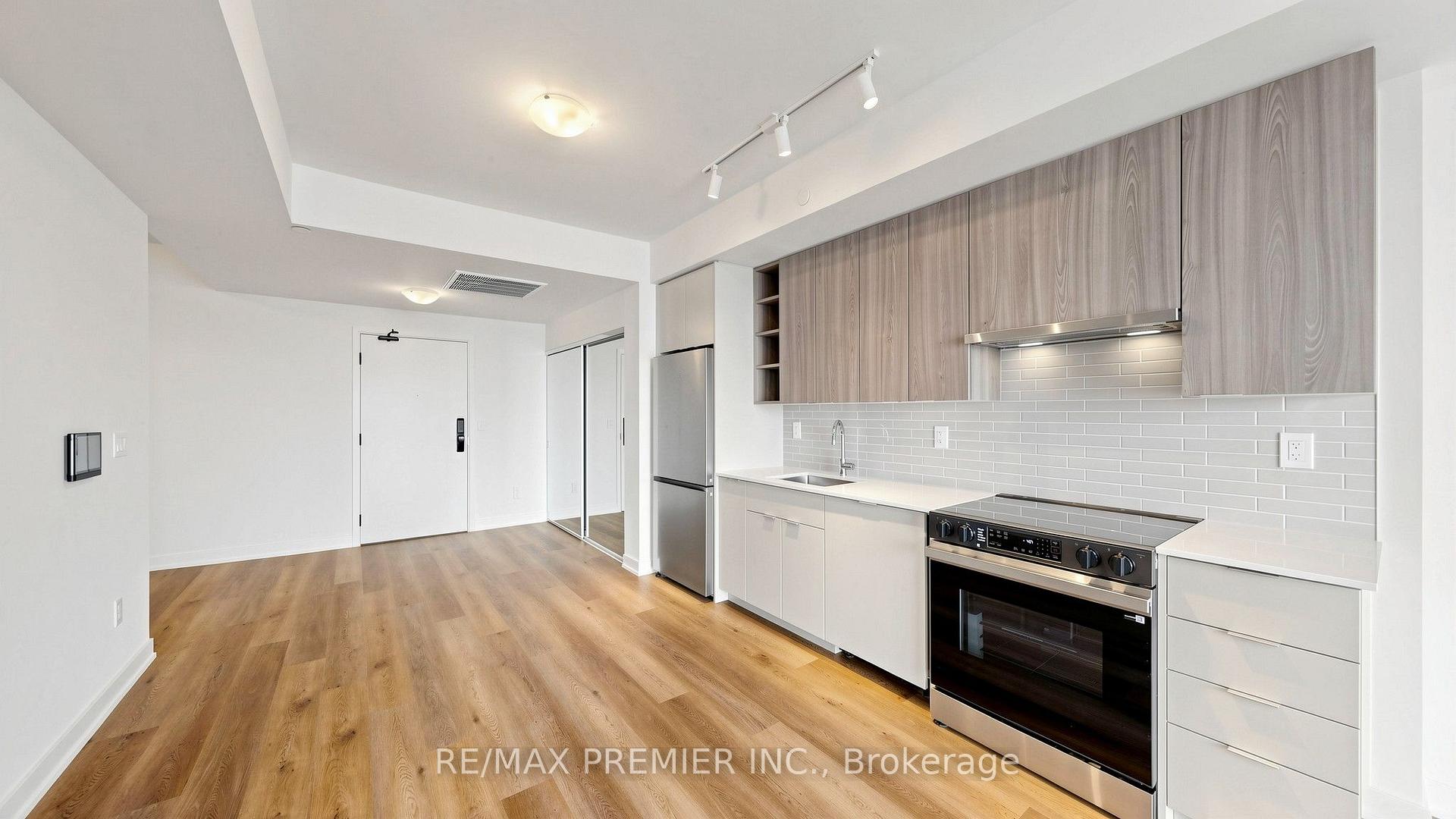 Photo 5 of Unit 2006, 2075 Lakeshore Drive, Burlington, Brant — HOMEH