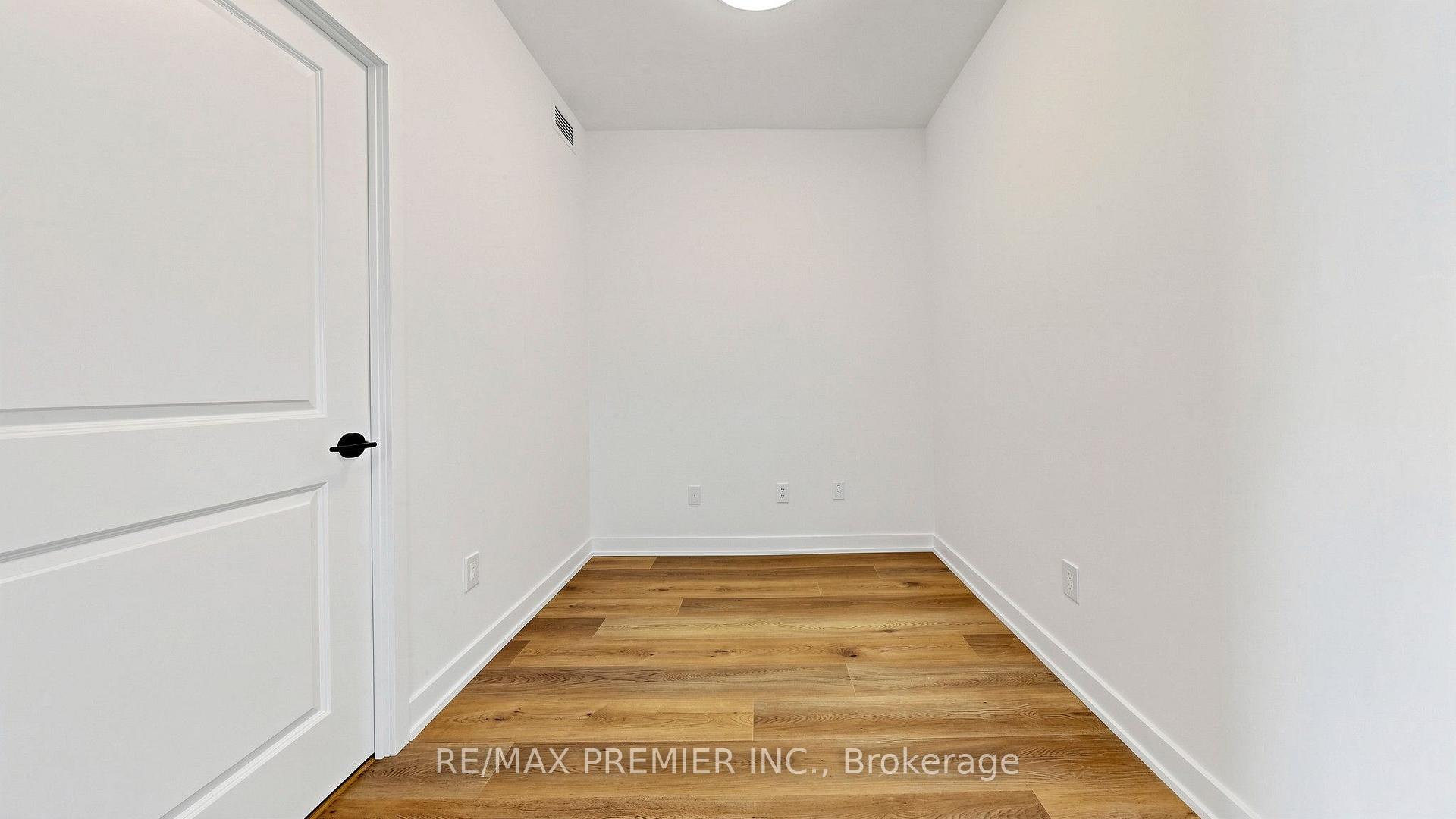 Photo 16 of Unit 2006, 2075 Lakeshore Drive, Burlington, Brant — HOMEH