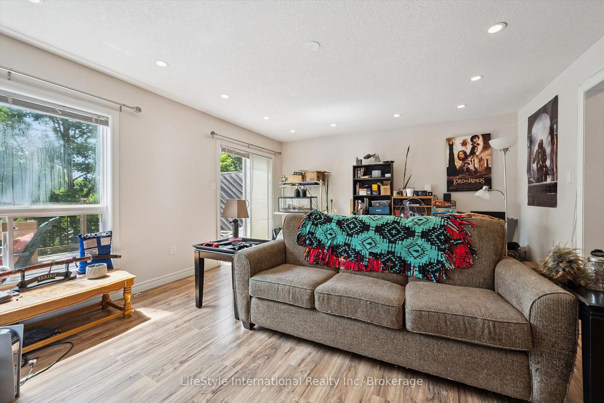 Photo 8 of Unit 27, 105 Bard Boulevard, Guelph, Pineridge/Westminster Woods — HOMEH