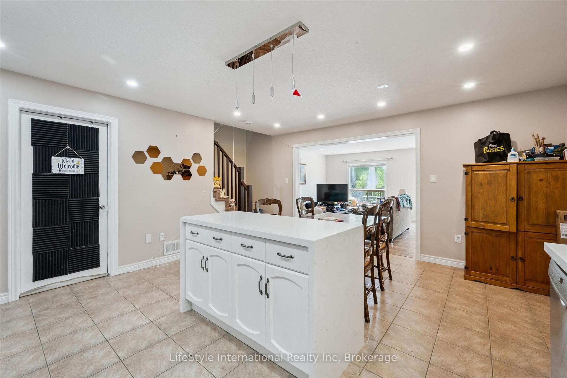 Photo 15 of Unit 27, 105 Bard Boulevard, Guelph, Pineridge/Westminster Woods — HOMEH