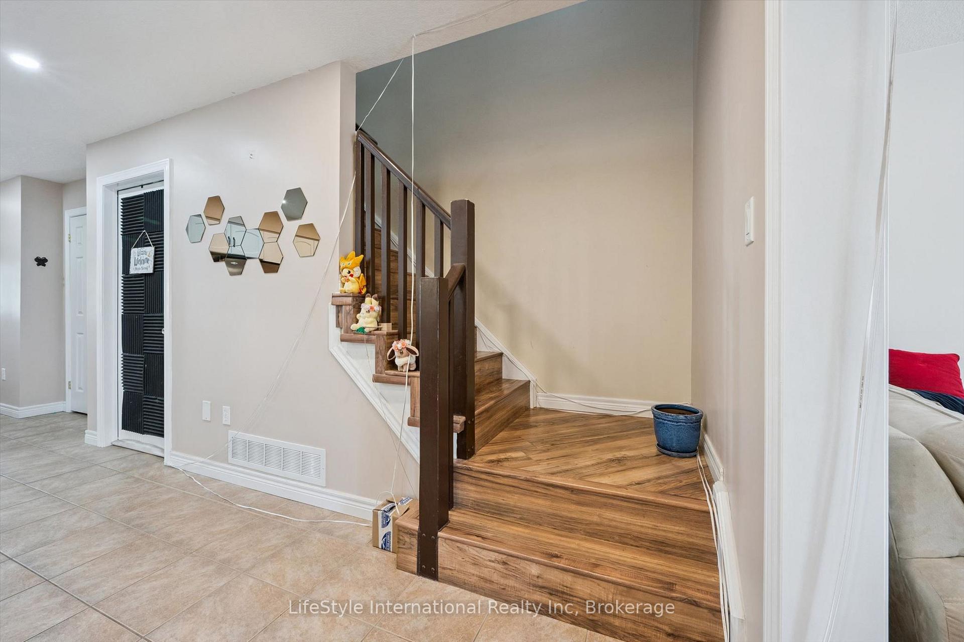 Photo 19 of Unit 27, 105 Bard Boulevard, Guelph, Pineridge/Westminster Woods — HOMEH