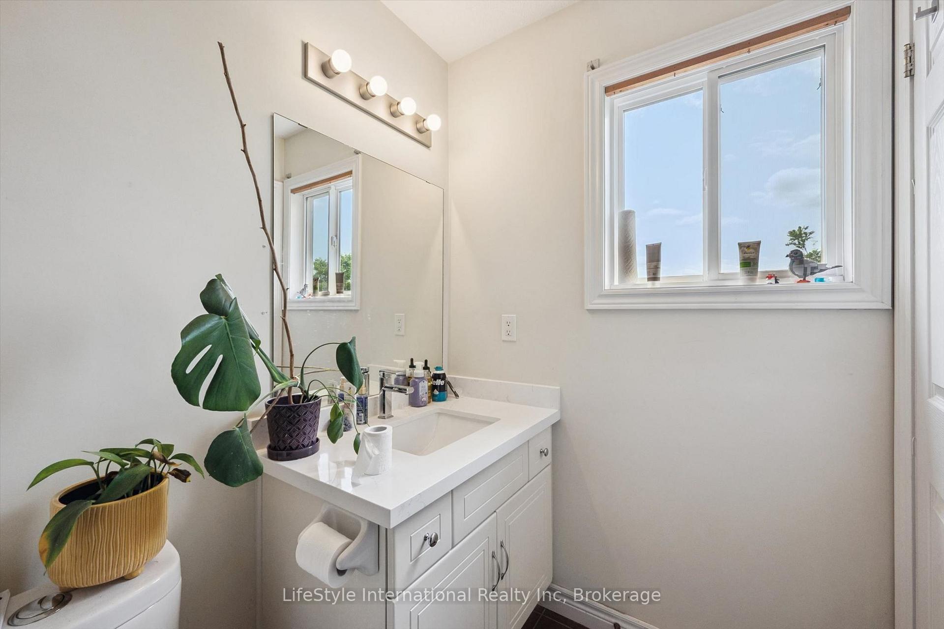 Photo 23 of Unit 27, 105 Bard Boulevard, Guelph, Pineridge/Westminster Woods — HOMEH