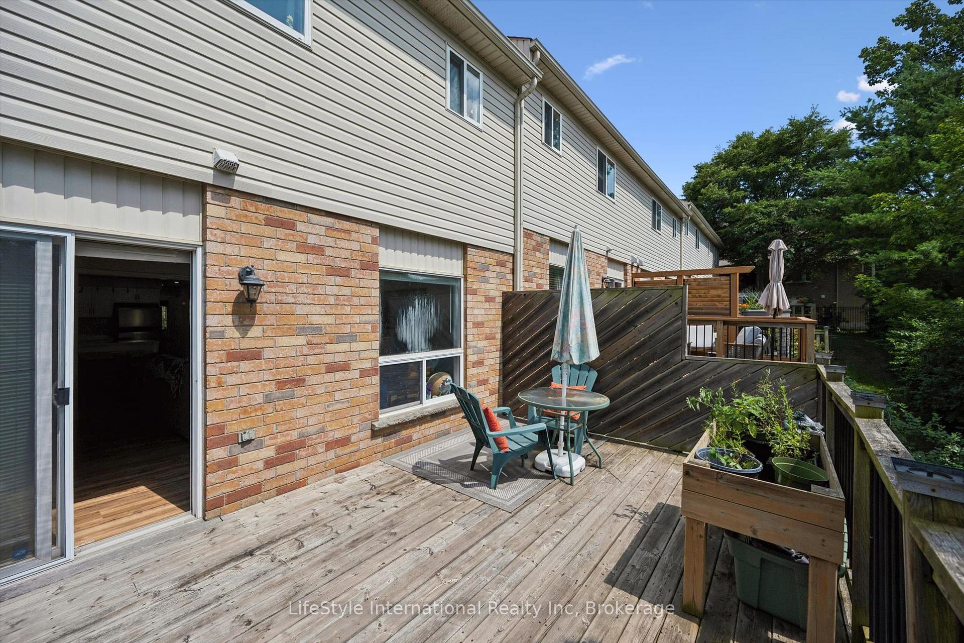 Photo 27 of Unit 27, 105 Bard Boulevard, Guelph, Pineridge/Westminster Woods — HOMEH