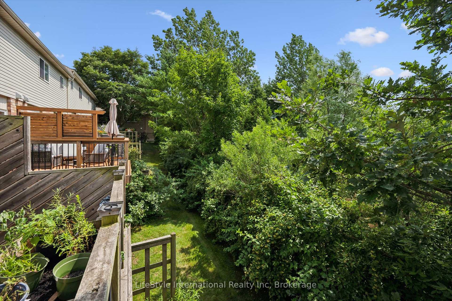 Photo 29 of Unit 27, 105 Bard Boulevard, Guelph, Pineridge/Westminster Woods — HOMEH