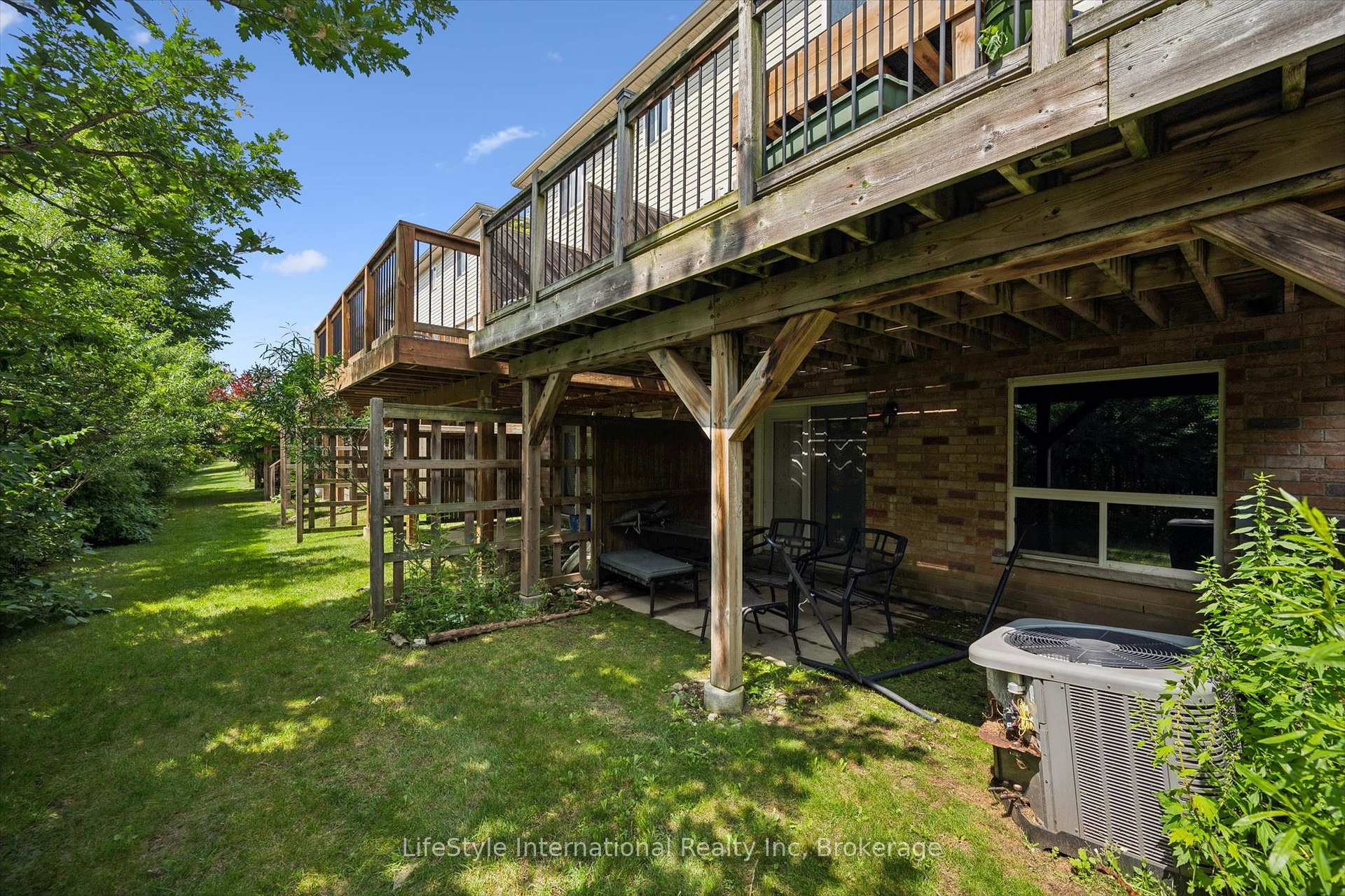 Photo 31 of Unit 27, 105 Bard Boulevard, Guelph, Pineridge/Westminster Woods — HOMEH